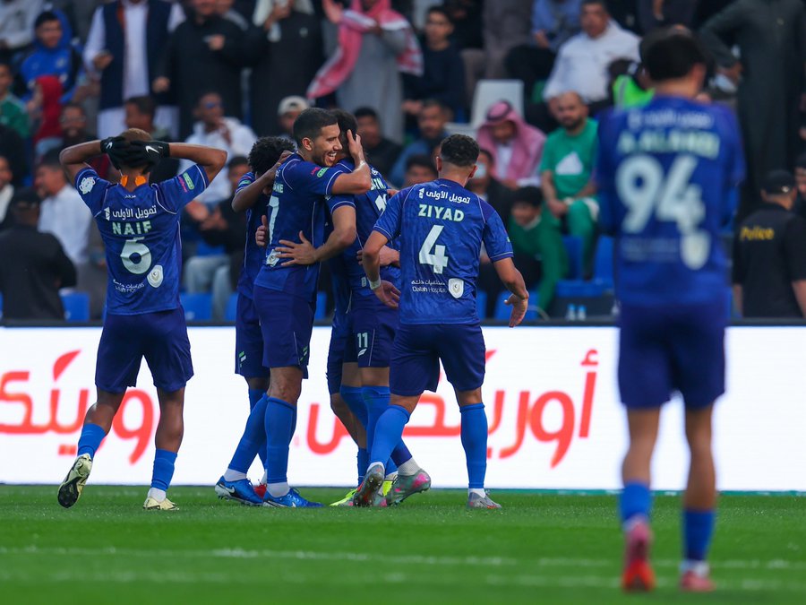 ريمونتادا الفتح تُسقط الأهلي بثنائية في فخ الخسارة بدوري روشن