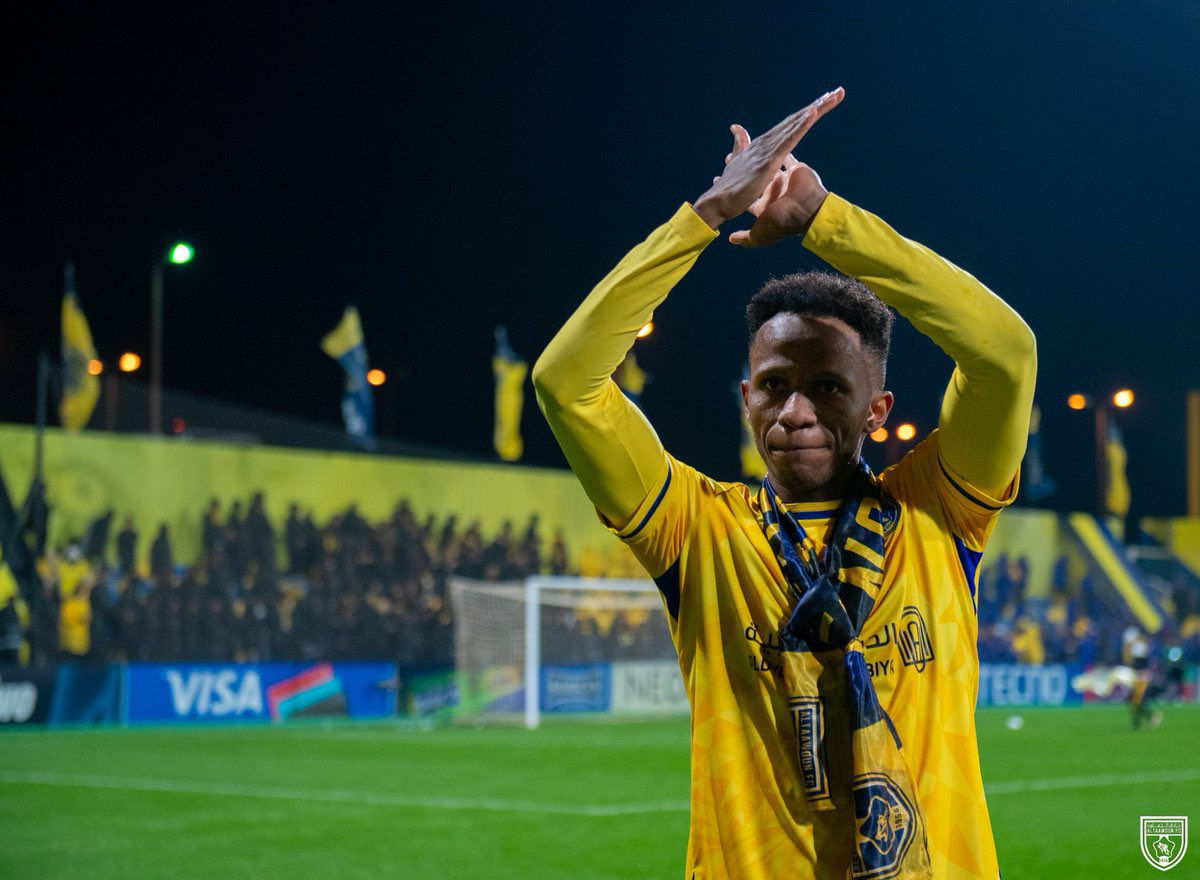 رفض التجديد وفتح الباب للرحيل.. عبدالفتاح آدم يدخل دائرة الاهتمام العاصمي