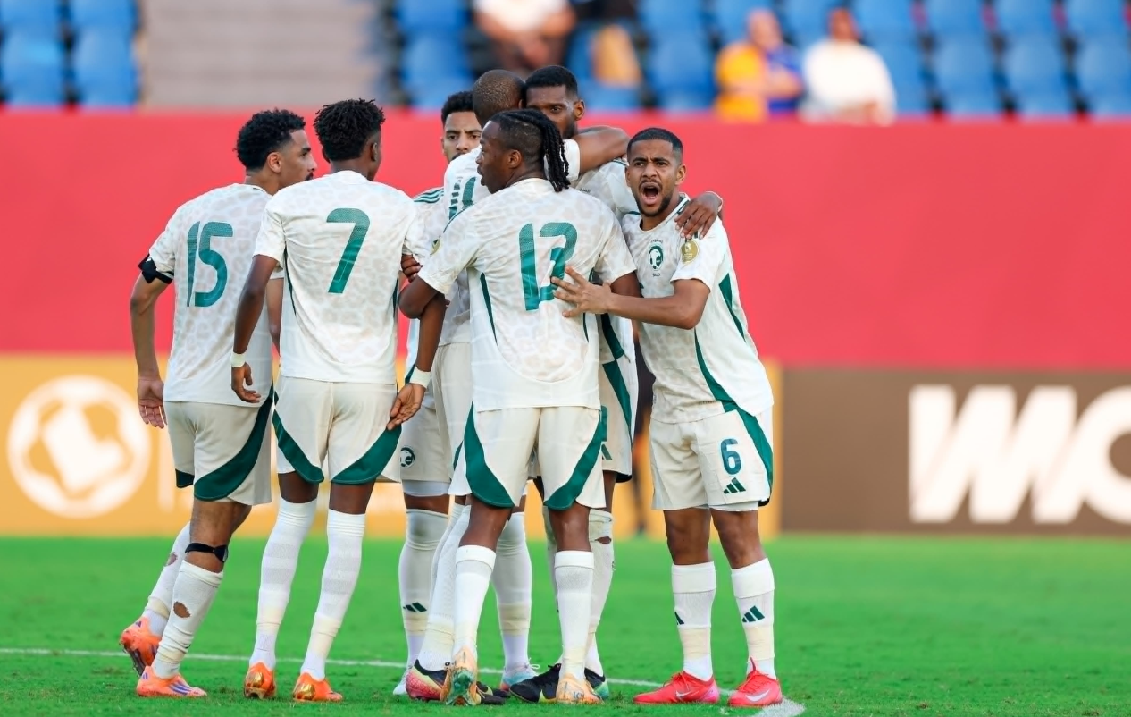 غيابات مؤثرة تضرب صفوف الأخضر قبل نصف النهائي