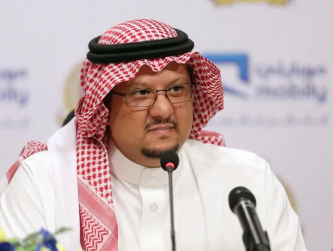 فيصل بن تركي يفتح النار: الأجانب والرواتب وراء تراجع المنتخب السعودي