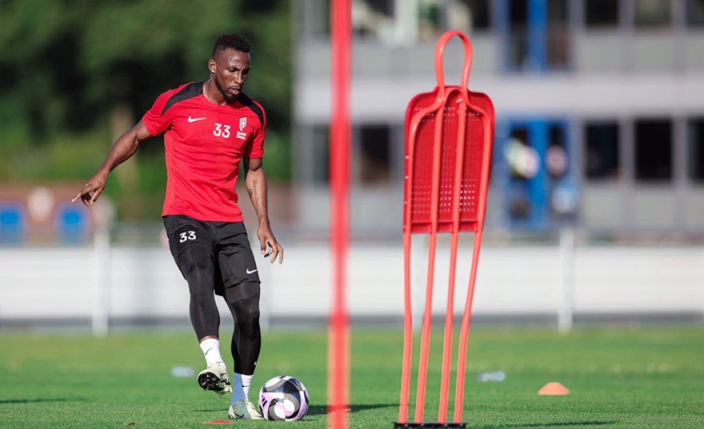 القادسية ينهي استعداداته لمواجهة الشباب ويشد الرحال إلى الرياض