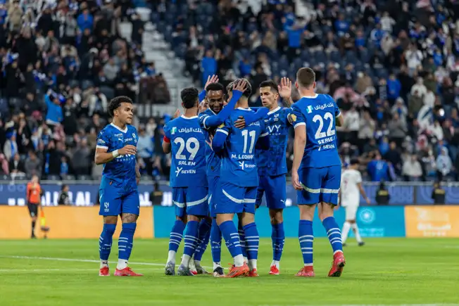 الهلال ضد الخليج.. أبرز مباريات اليوم الجمعة والقنوات الناقلة