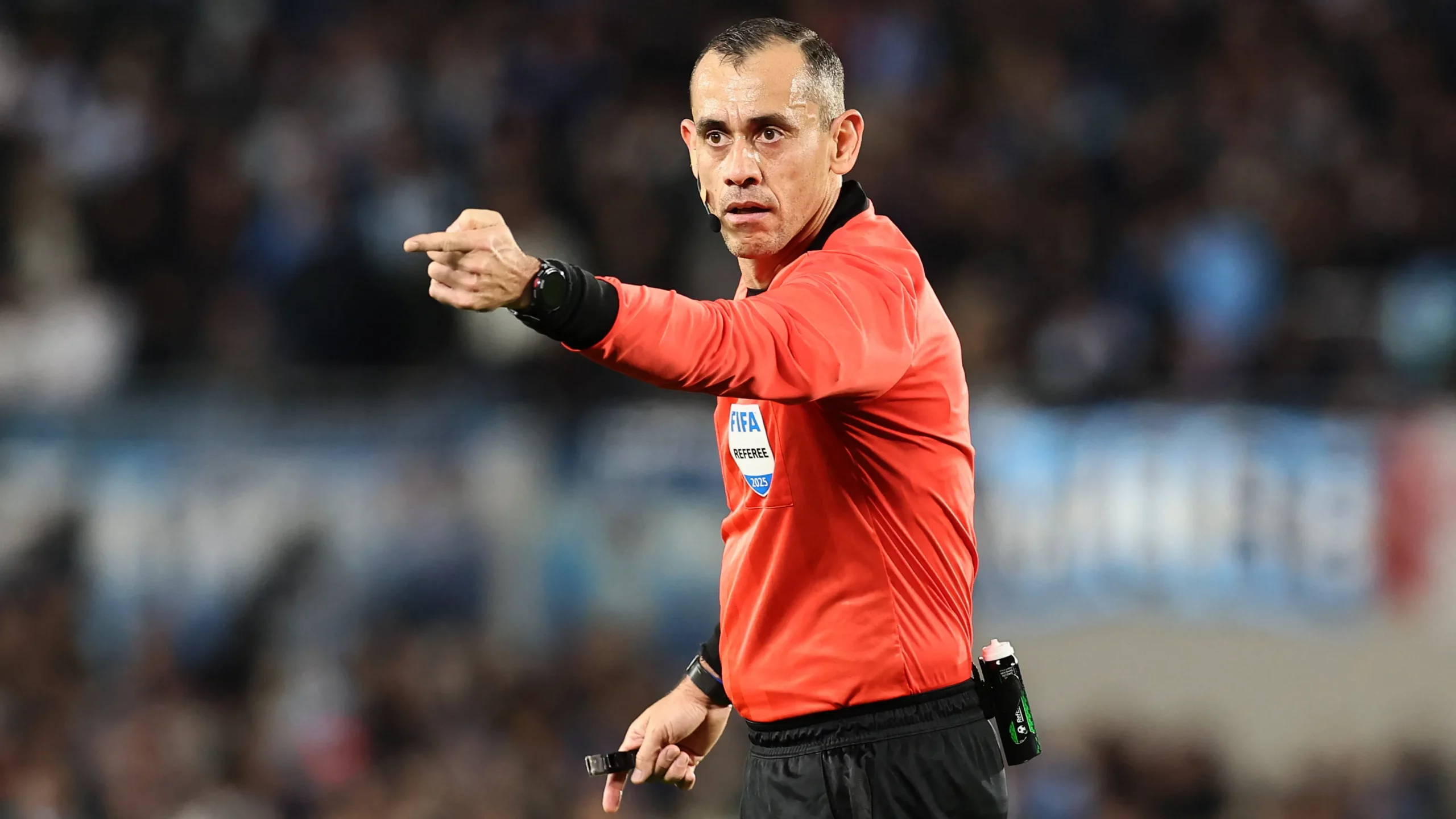 صافرة بينيتيز تضبط موقعة نصف نهائي كأس العرب بين السعودية والأردن