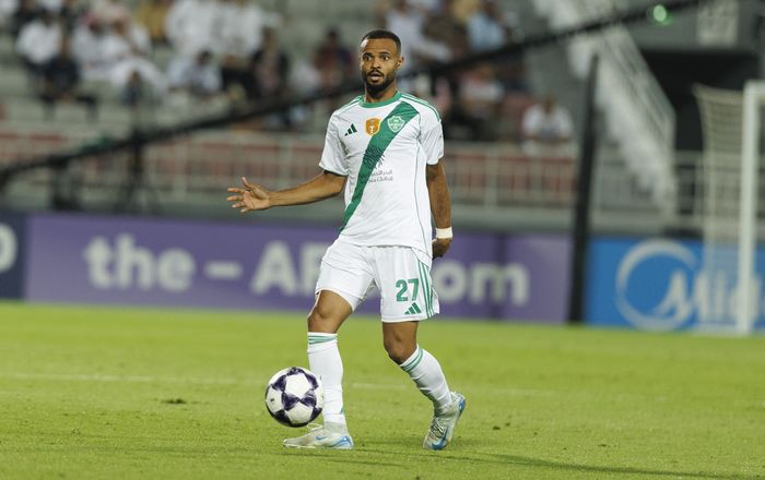 اللون الأصفر يطارد علي مجرشي قبل كلاسيكو الأهلي والنصر