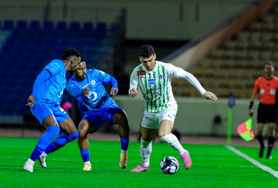 نيوم يقتنص فوزًا مثيرًا على النجمة ويعزز موقعه في دوري روشن