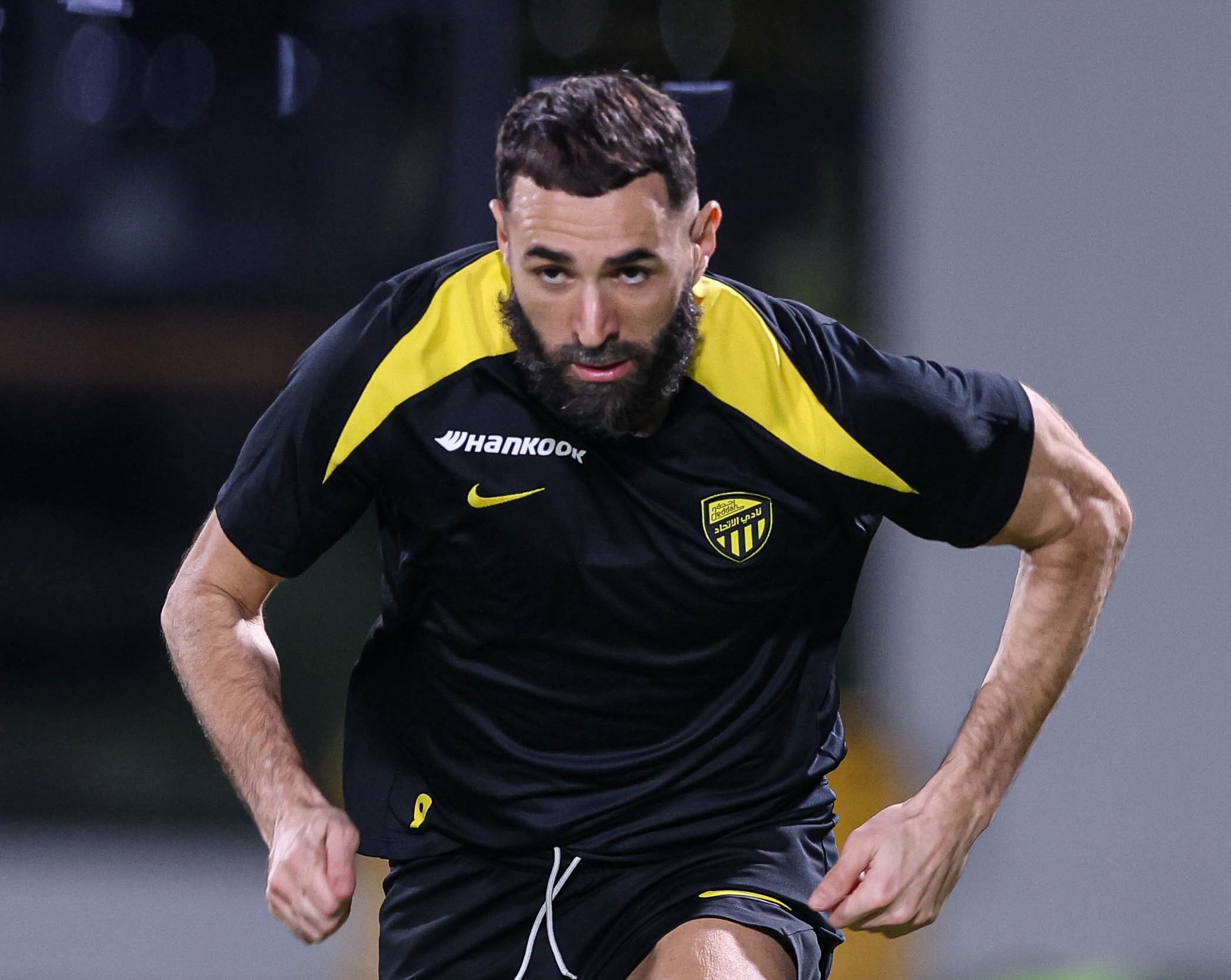 بعد حديث رئيس الاتحاد الفرنسي.. هل يفكر  ديشامب في ضم بنزيما قبل المونديال؟