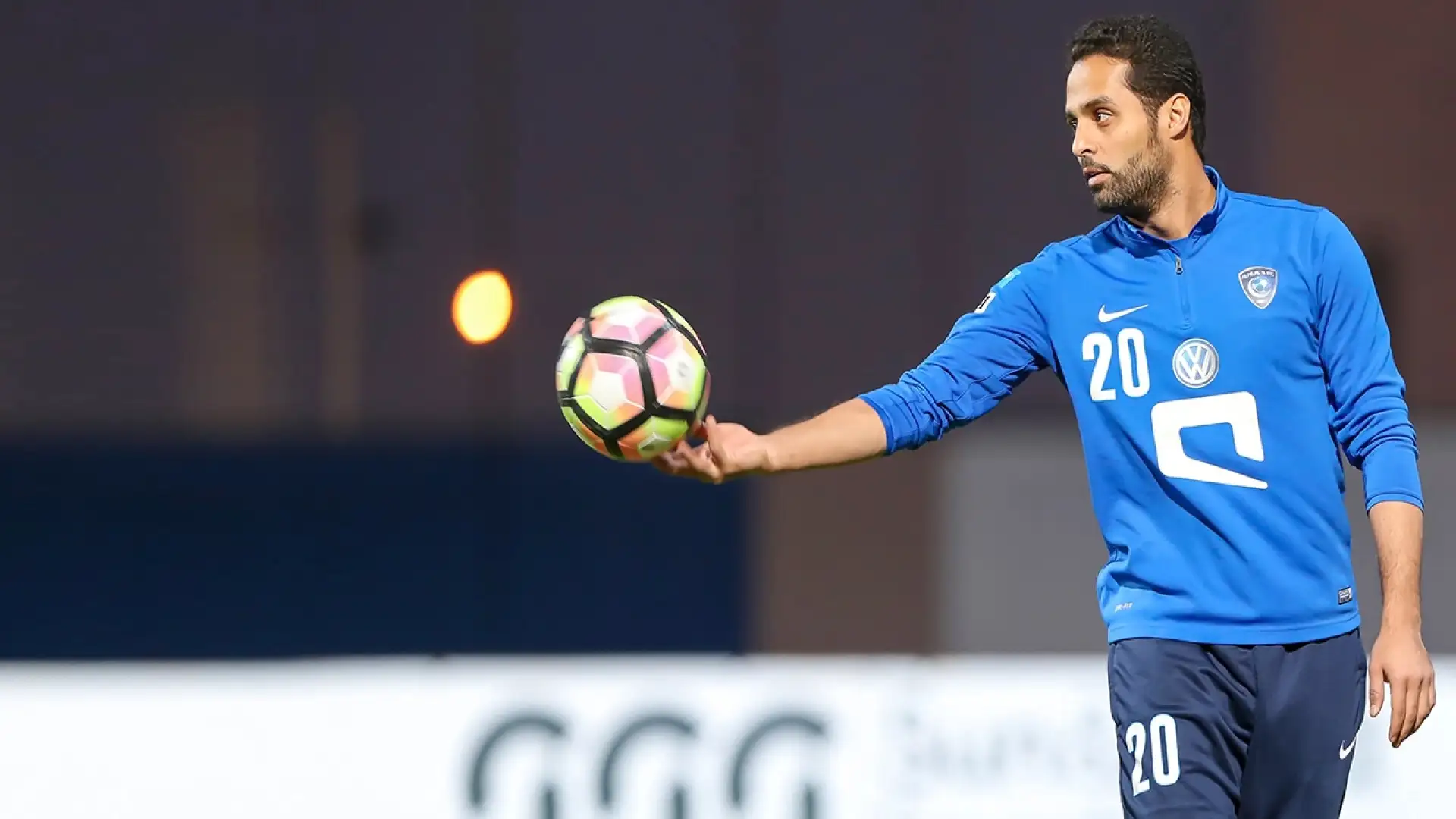 ياسر القحطاني يفاجئ نجم الهلال برسالة حادة وسط أنباء الرحيل