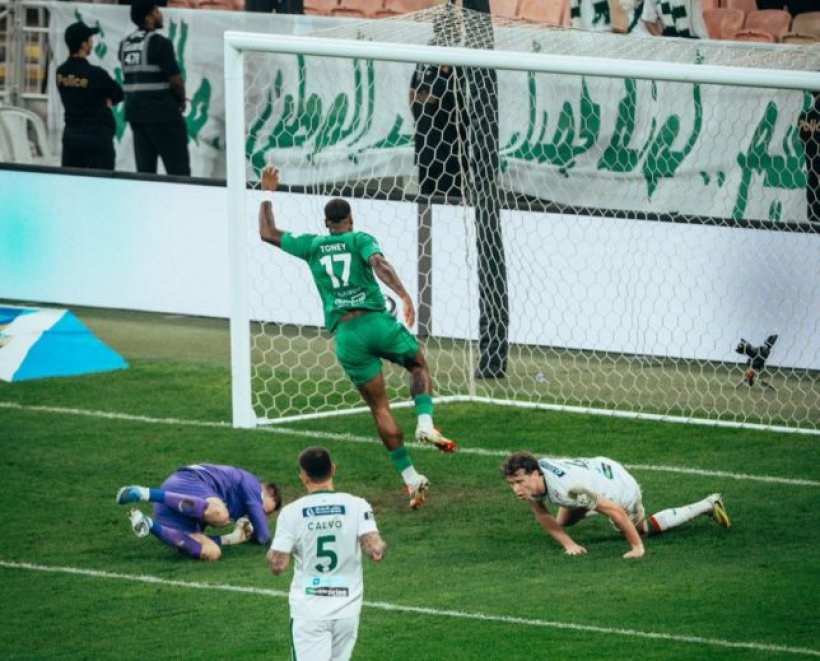 الأهلي يحقق فوزًا ساحقًا على الاتفاق ويستمر في مطاردة الهلال