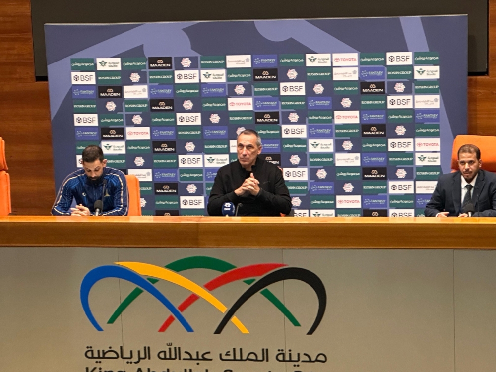 دونيس ينتقد دفاع الخليج بعد السقوط أمام الأهلي