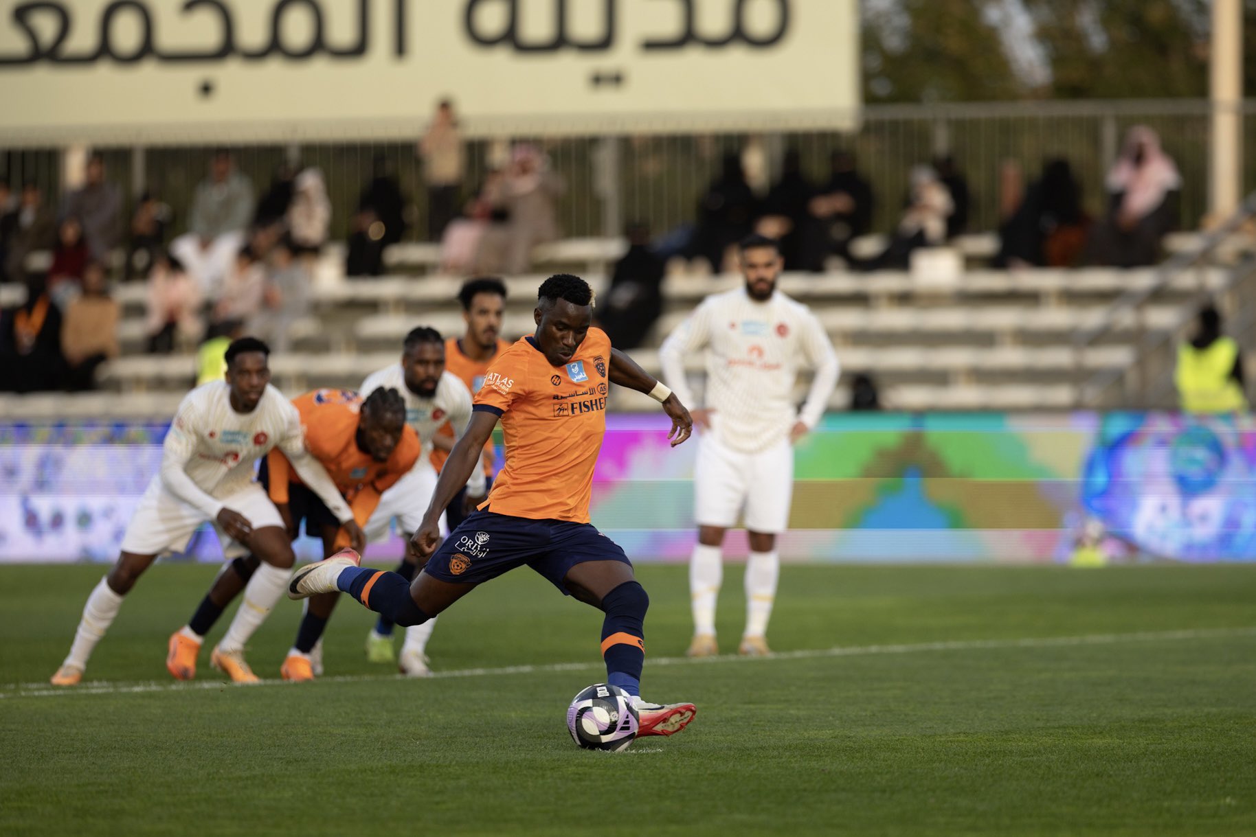 الفيحاء وضمك «حبايب» في دوري روشن