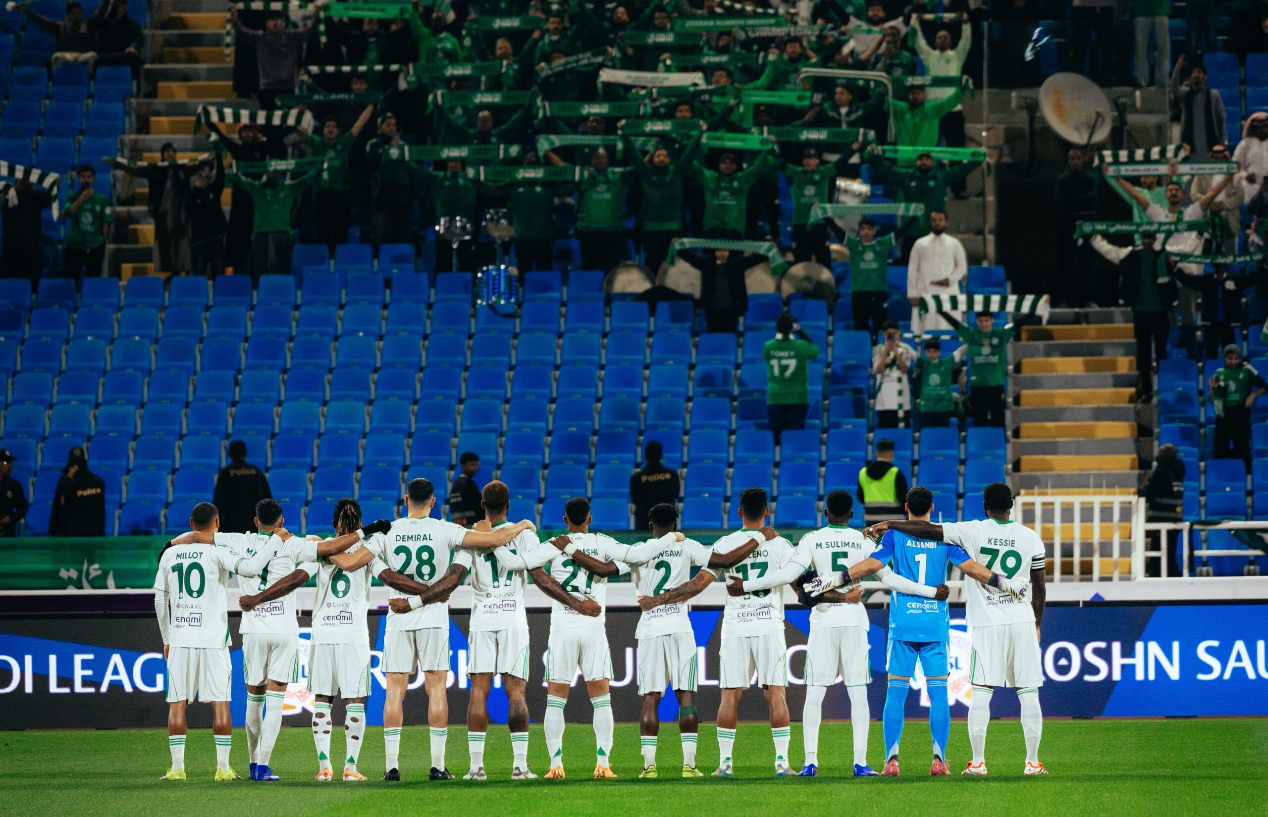 الأهلي مهدد بفقدان 5 نجوم قبل مواجهة نيوم في دوري روشن