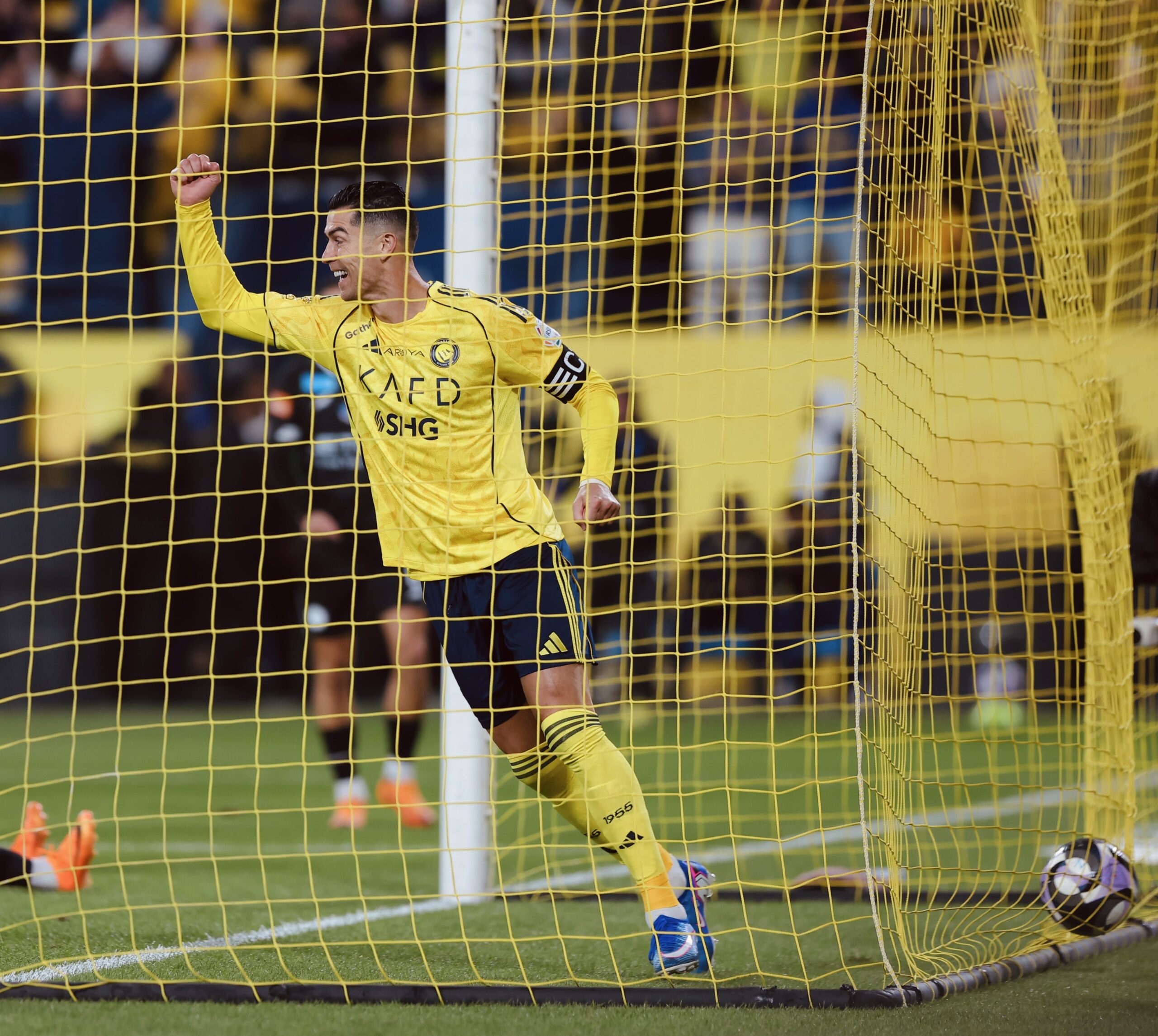 عاجل الشوط الأول.. النصر يتفوق على الشباب (2-1)