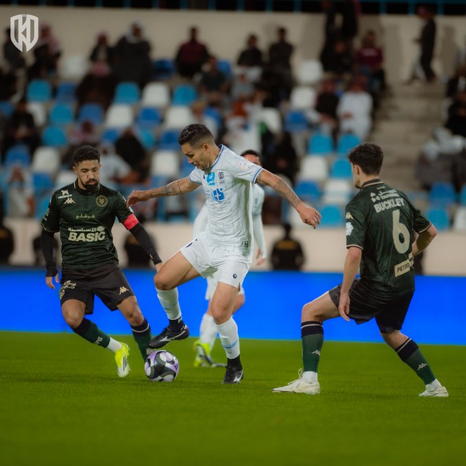 فيديو| الأخدود يكسر صيام الانتصارات ويهزم الخلود بصعوبة في دوري روشن