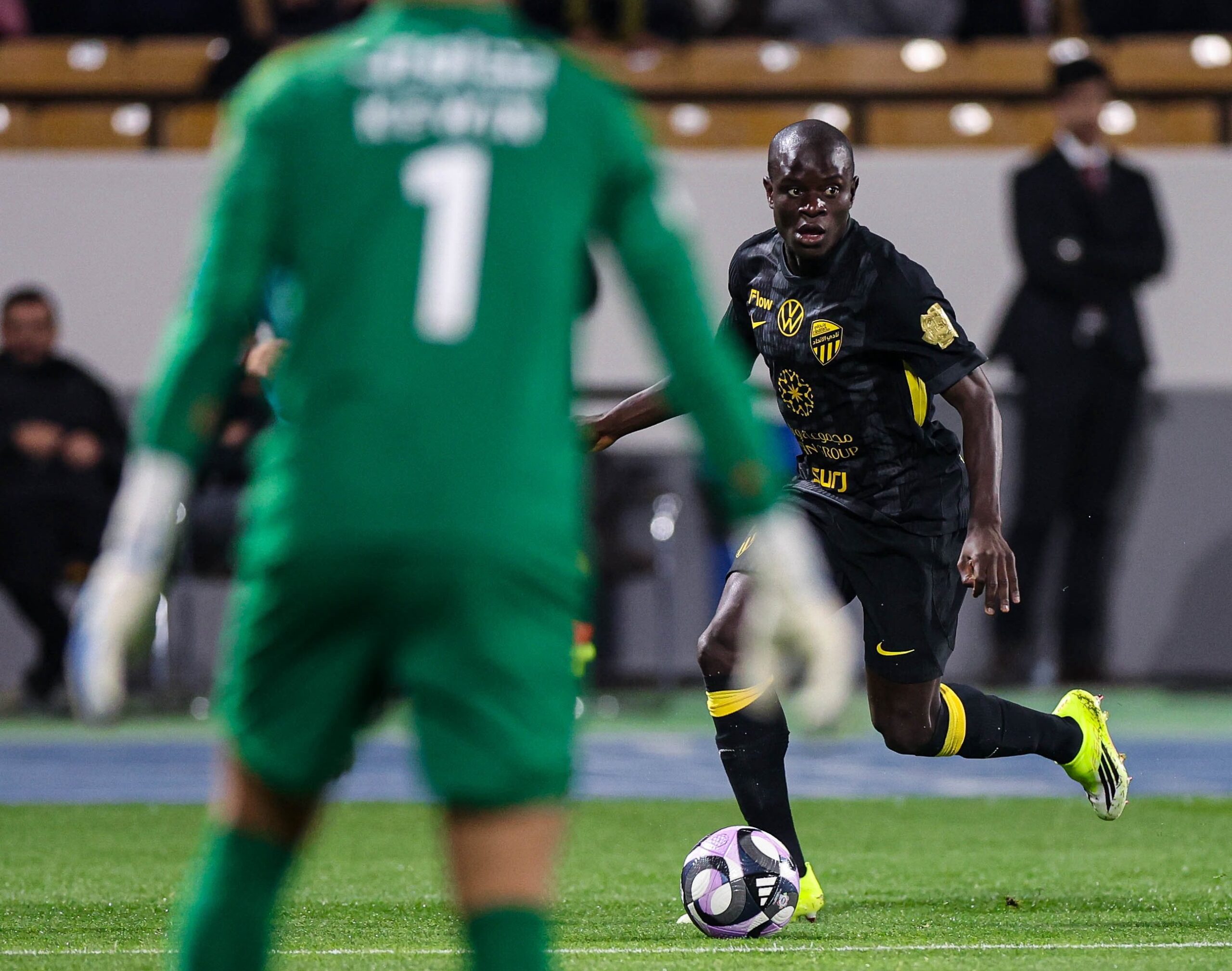 كانتي يقرر الرحيل عن الاتحاد.. وفنربخشه يترقب الصفقة الصيفية