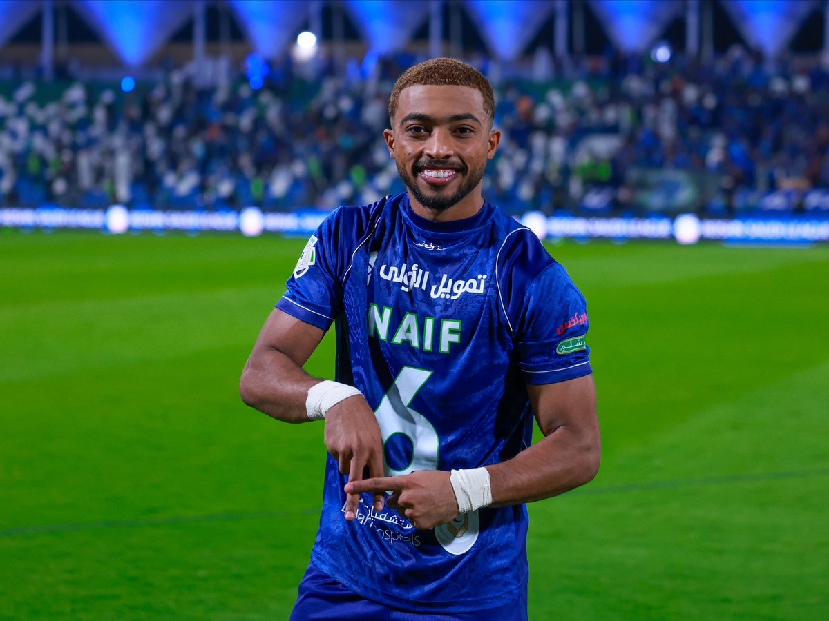 نجم الفتح على طاولة الهلال