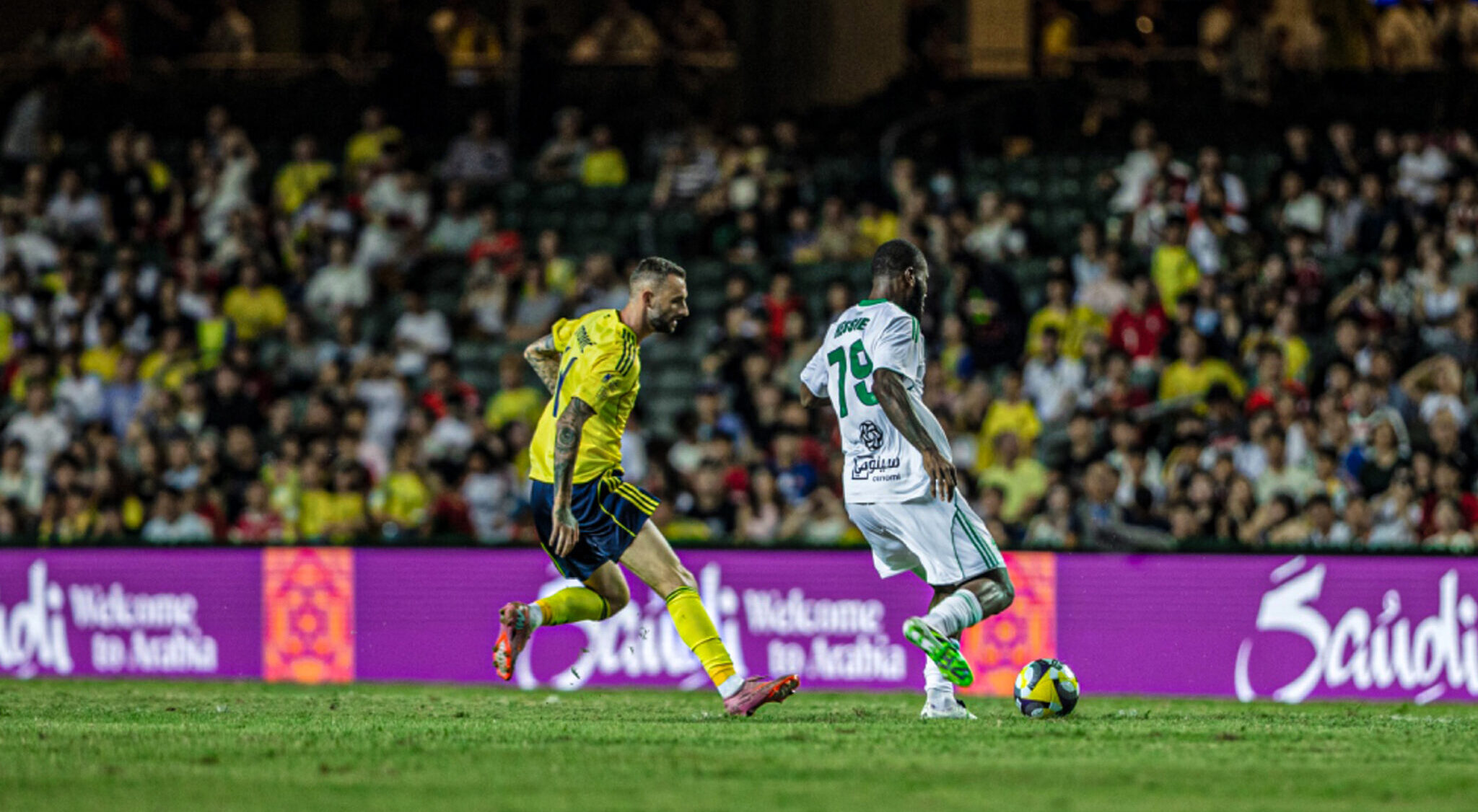 من هو عرفان بيليتو؟ الحكم الذي سيدير مباراة النصر والأهلي في روشن
