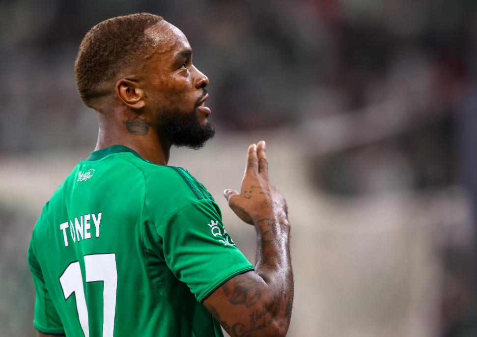 بالأرقام.. إيفان توني يتفوق على رونالدو ويقود سباق المساهمات الهجومية