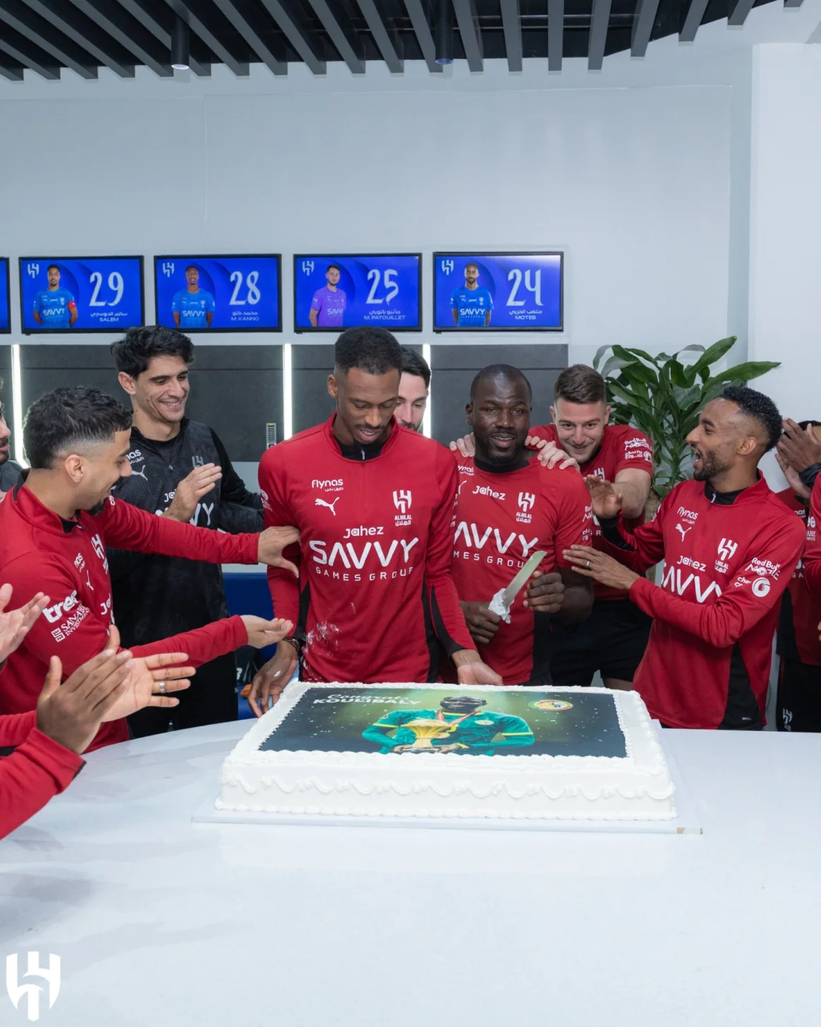 احتفال أزرق بطعم الذهب.. الهلال يكرّم كوليبالي بعد إنجاز أمم أفريقيا