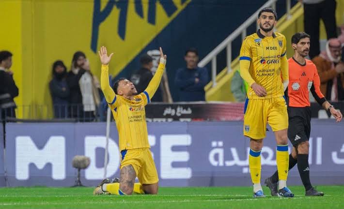 غياب مارتينيز يثير قلق التعاون قبل مواجهة الاتفاق في دوري روشن