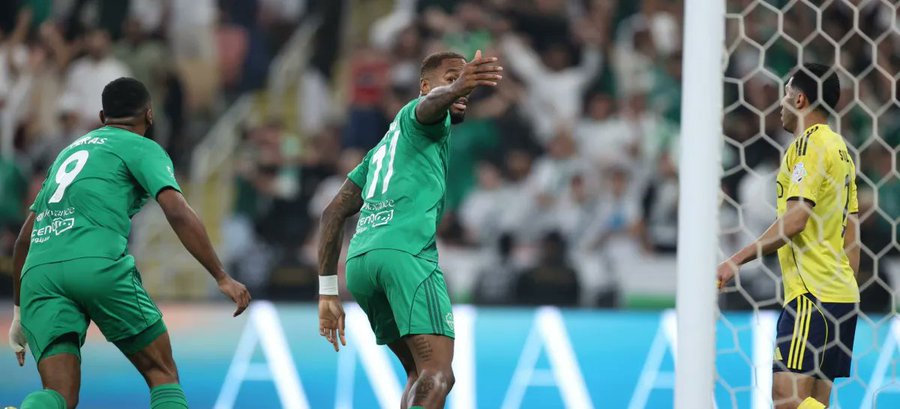 الأهلي يسيطر على جوائز الأفضل في دوري روشن وظهور نجم الشباب