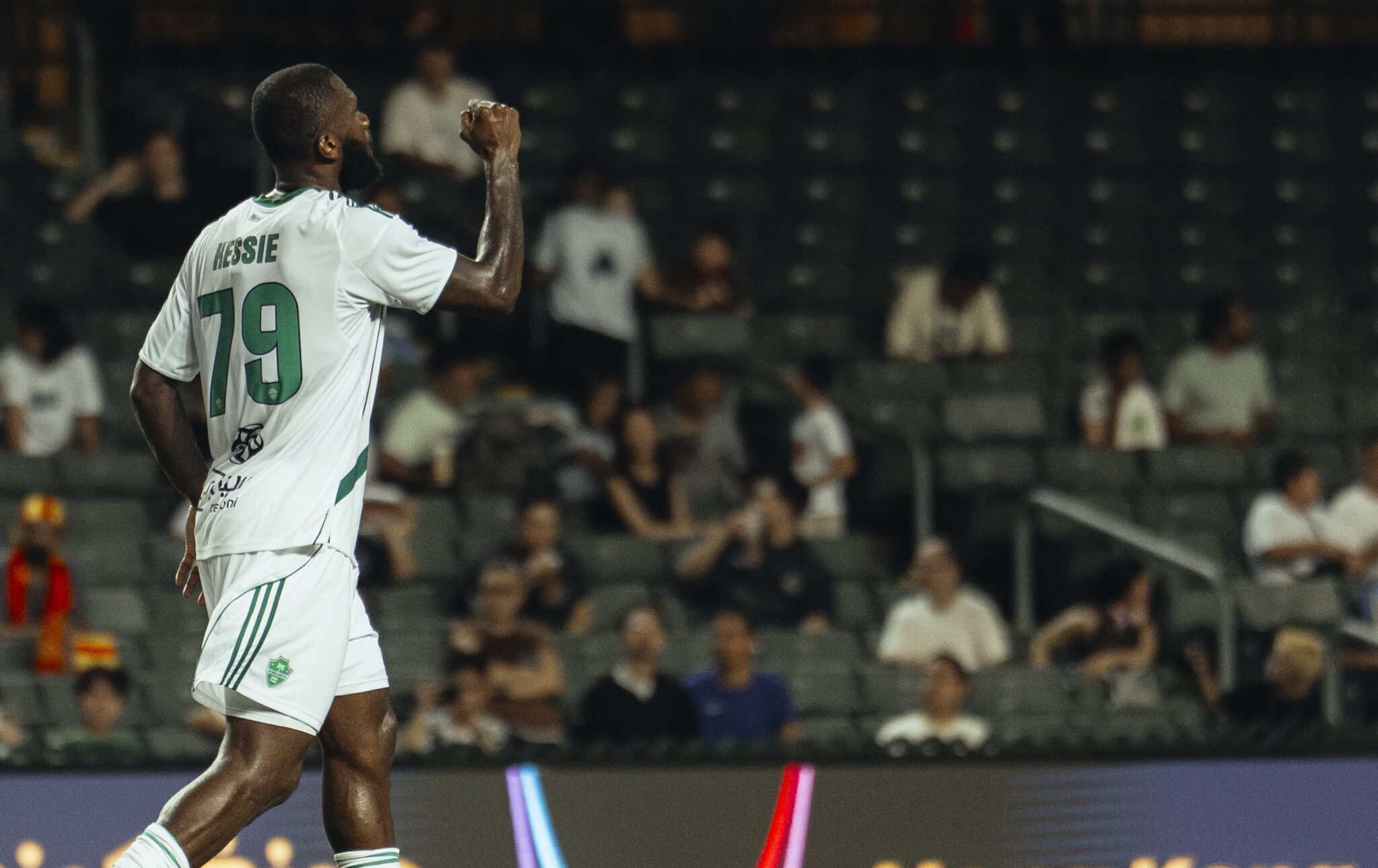 راتب ضخم على طاولة كيسيه