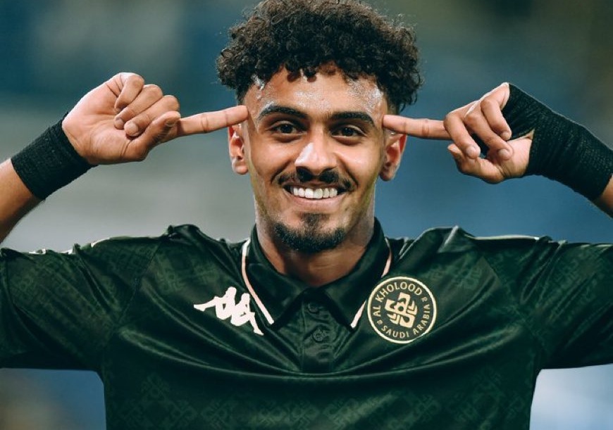 العليوة يقتنص جائزة الأفضل واعدًا في دوري روشن للمرة الثانية توالياً