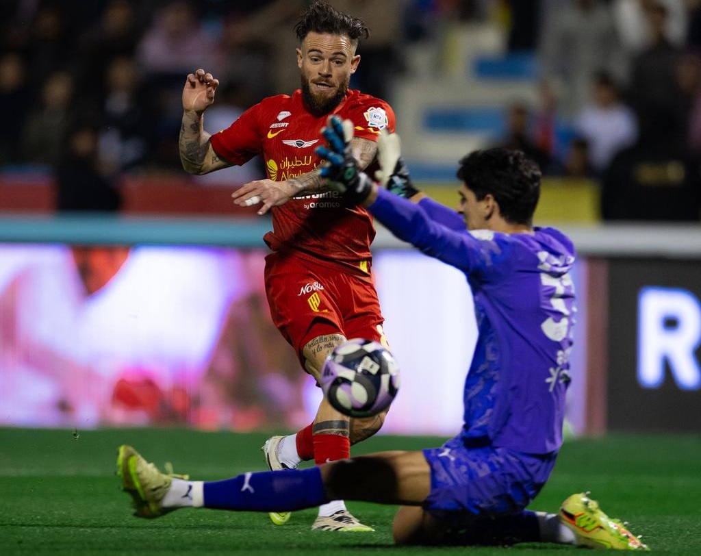 عاجل الهلال يواصل النزف.. كاستيلز يمنح القادسية تعادلًا دراميًا ويشعل الصدارة
