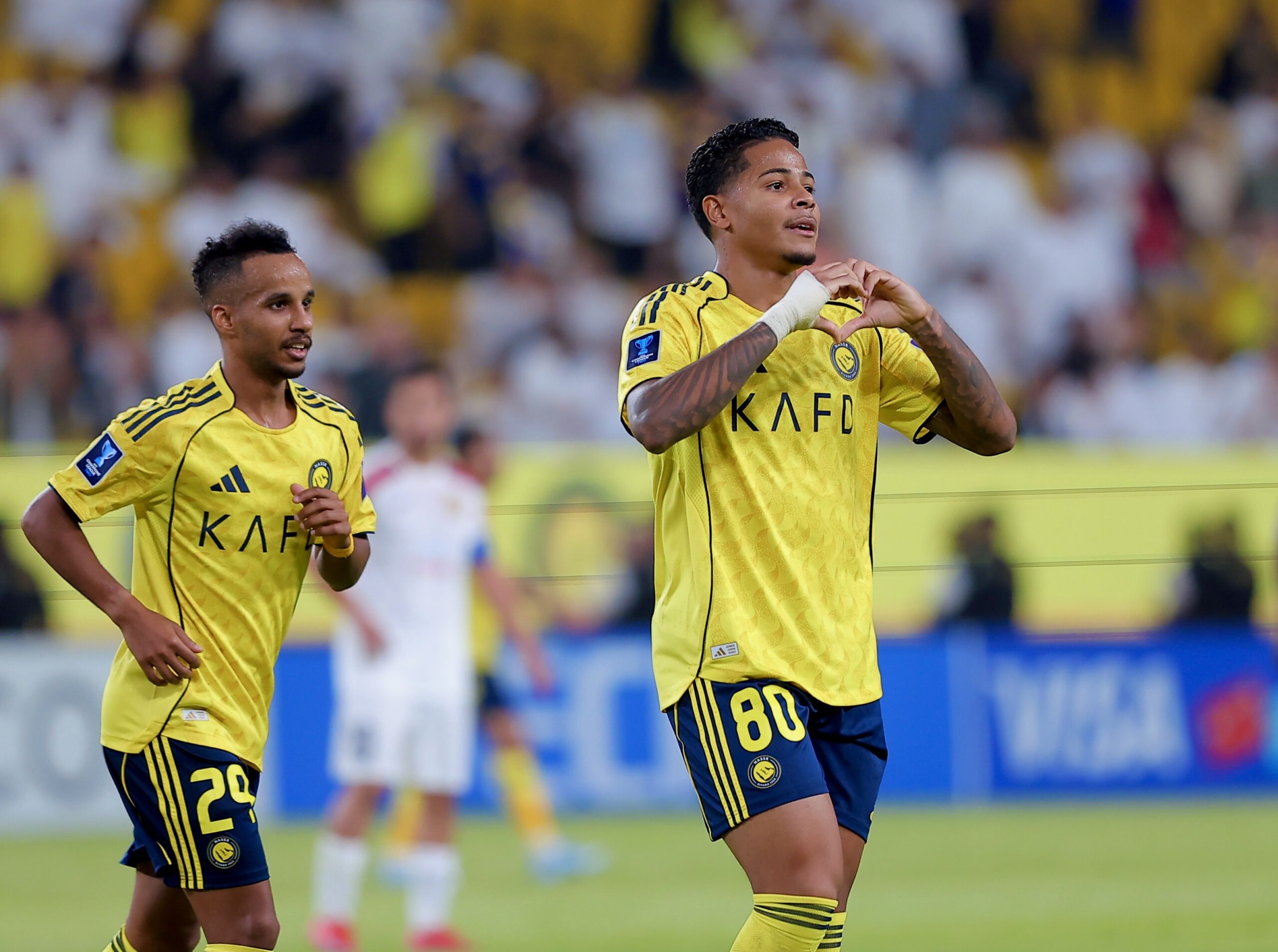 ويسلي يقترب من مغادرة النصر إلى الدوري الإنجليزي