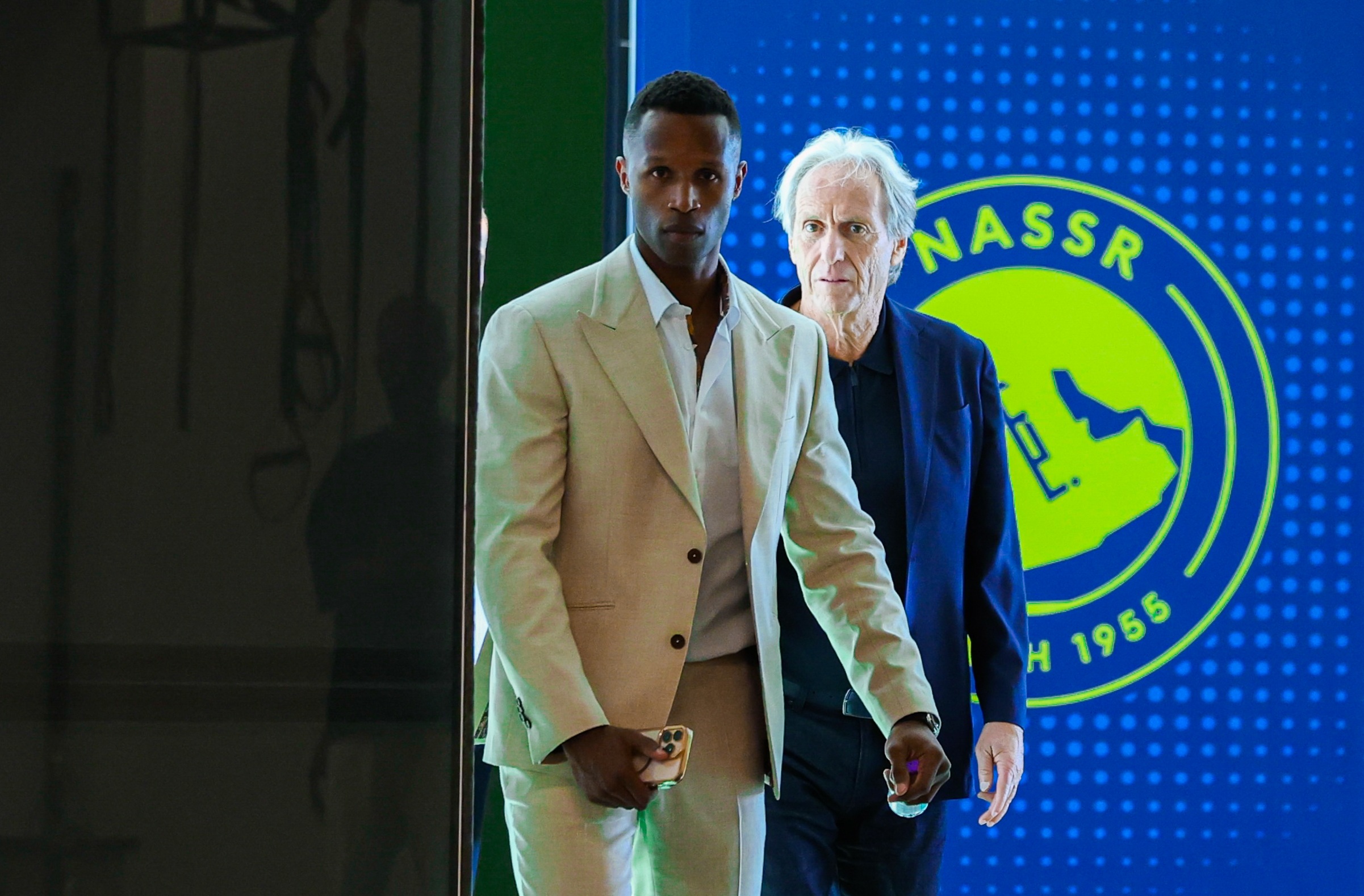 خالد المالك يكشف حقيقة تجميد المدير التنفيذي في النصر