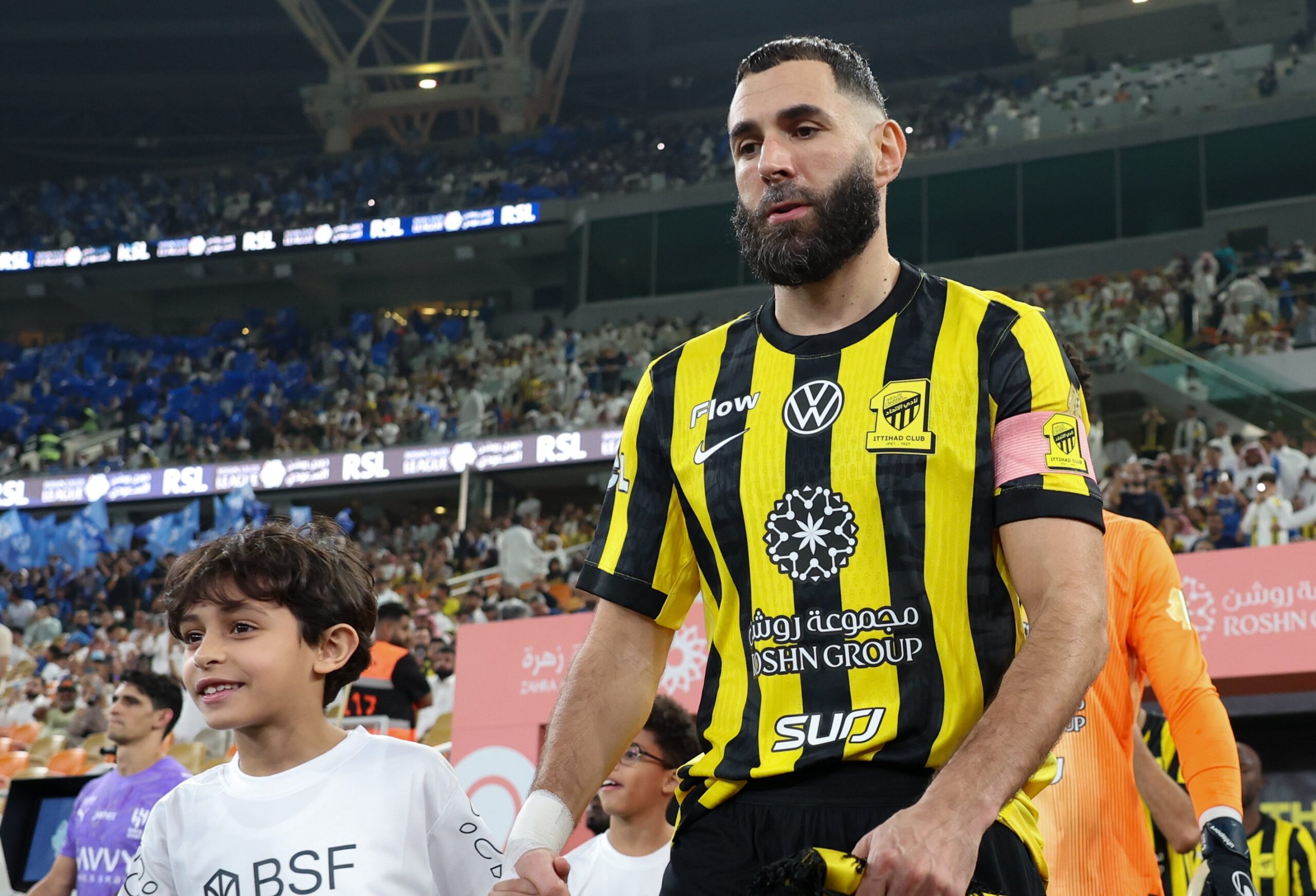 إعلامي يفتح النار على بنزيما بسبب الاتحاد