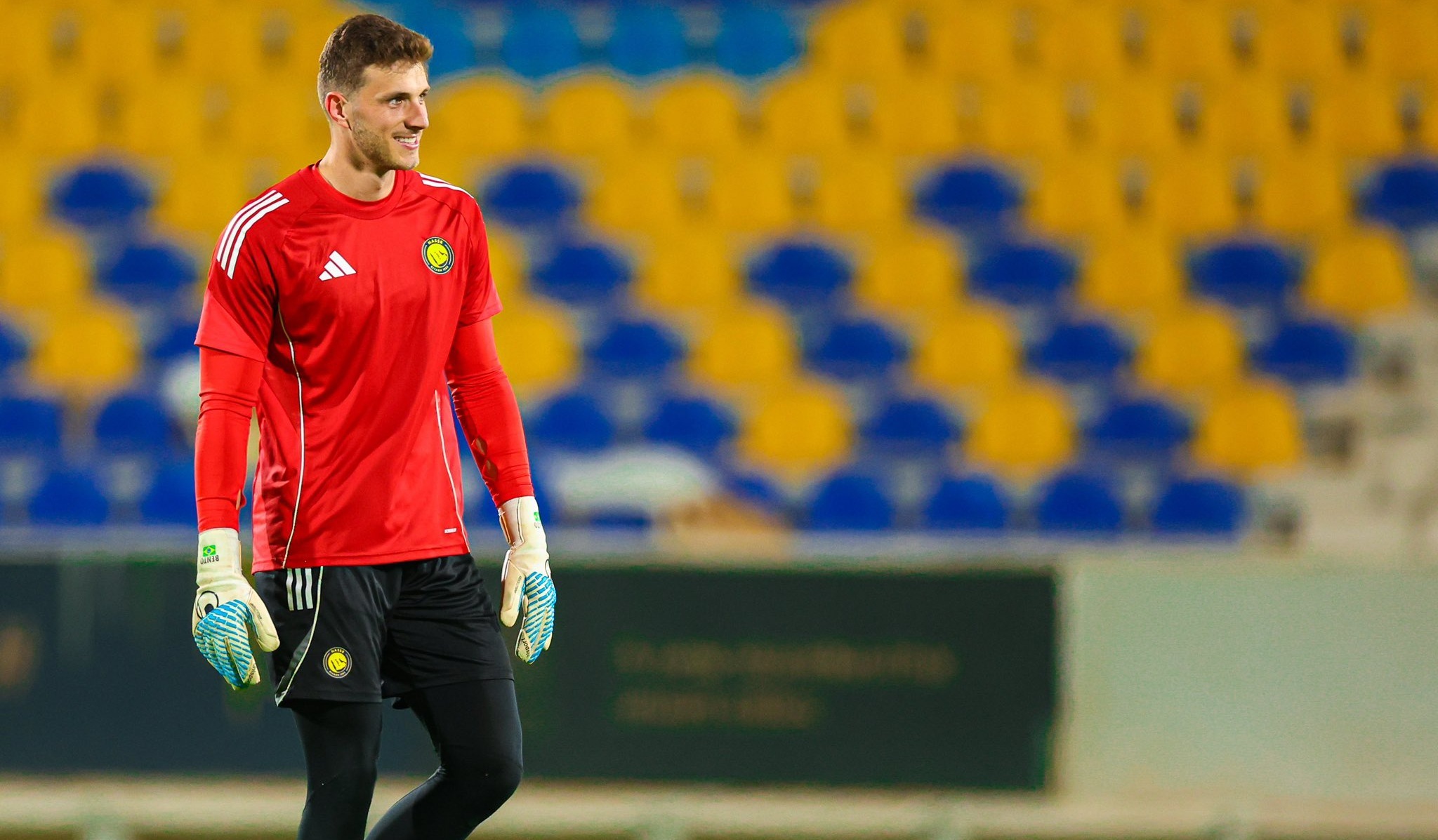 بينتو يرفض حراسة مرمى النصر أمام الهلال.. ما السبب وراء القرار؟