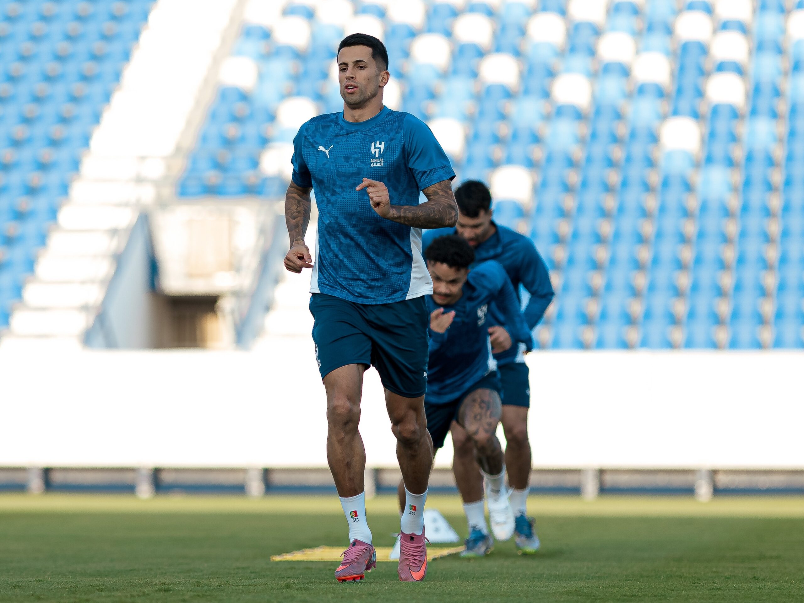 قبل رحيل كانسيلو.. الهلال يتحرك لتعزيز مركز الظهير الأيمن في الشتاء