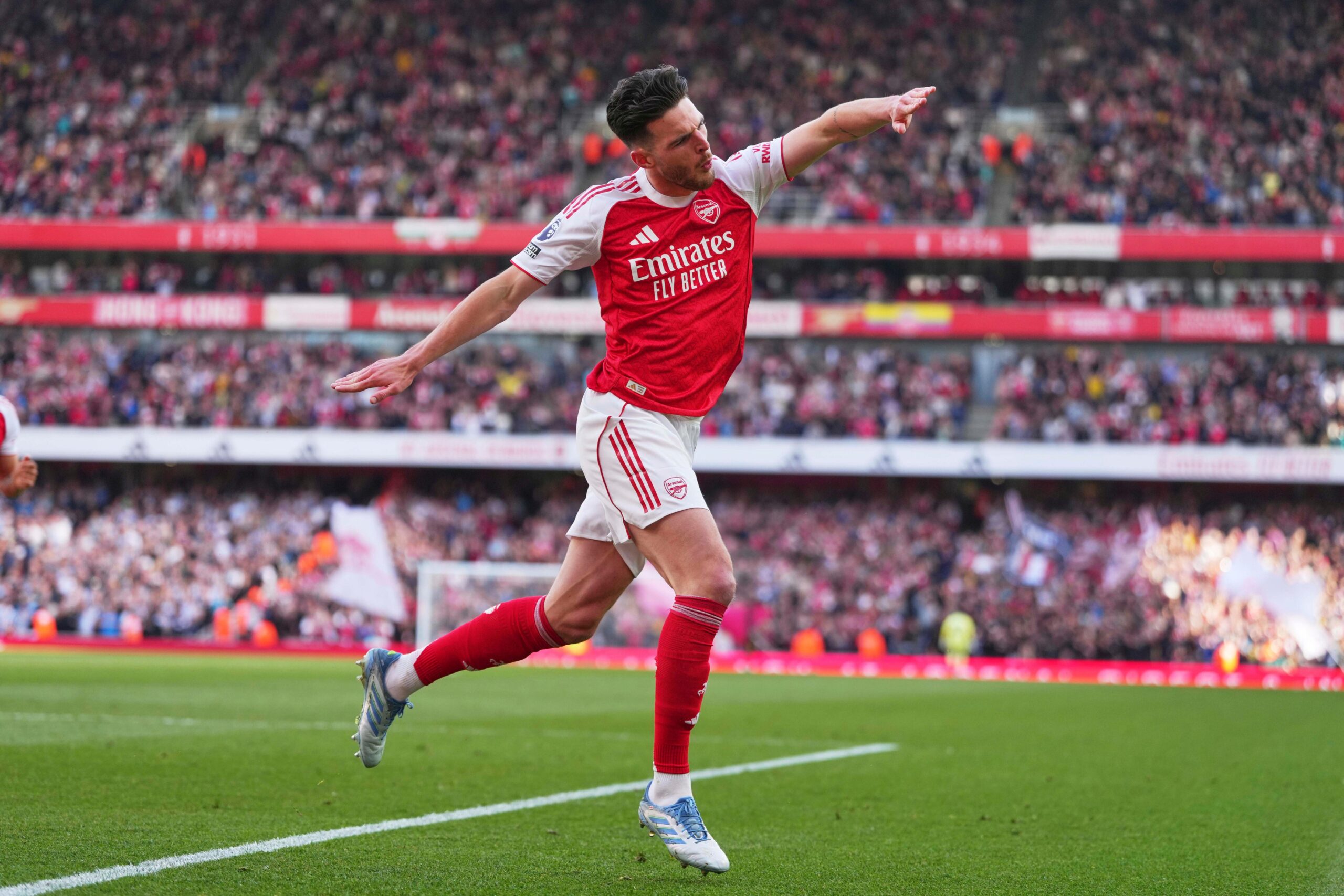 ديكلان رايس يكتب التاريخ في البريميرليج.. وساكا يتعادل مع أسطورة أرسنال