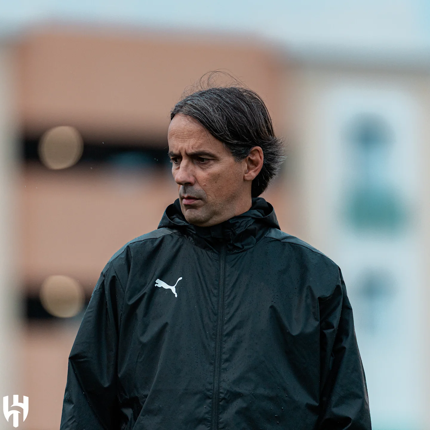 إنزاجي يتمسك بالهلال ويصدم عملاق إنجليزي