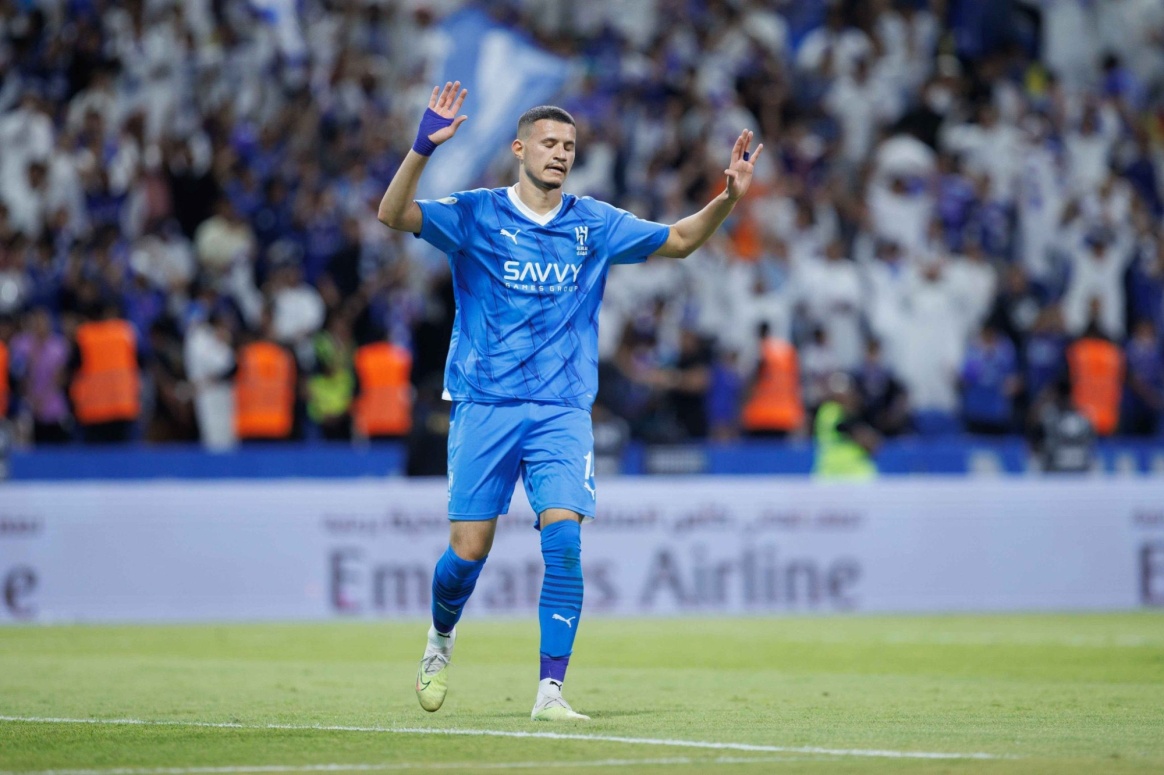 عبد الله الحمدان يفتح أبواب الرحيل أمام لاعب النصر