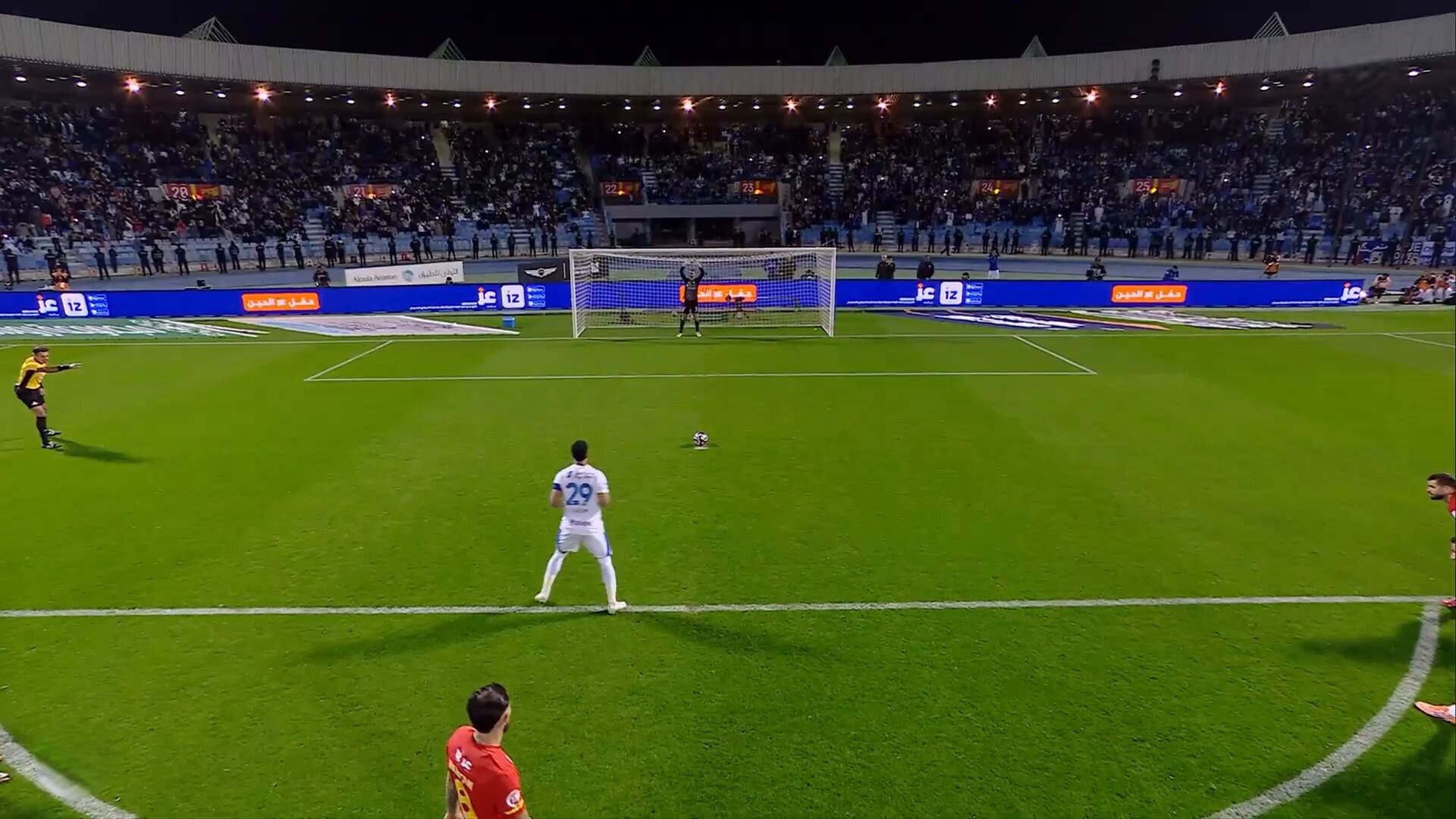 عقب إهدار الدوسري أمام القادسية.. مفاجأة عن المنفذ الأول لركلات الجزاء في الهلال