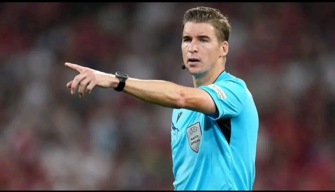 فرانسوا ليتيكسييه.. تعرف على حكم ديربي الرياض الكبير بين النصر والهلال