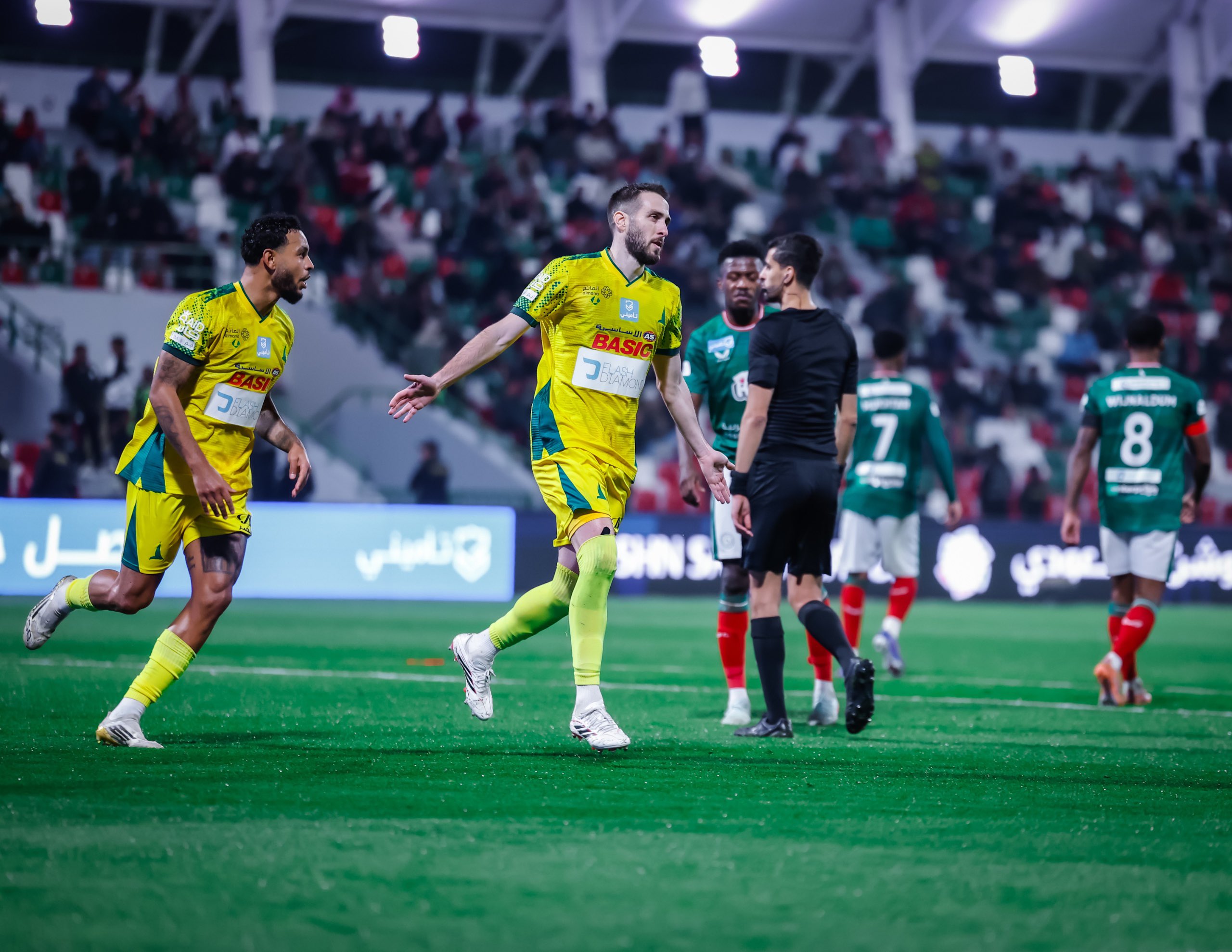 الخليج يقلب الطاولة على الاتفاق ويحقق فوزًا ثمينًا في دوري روشن