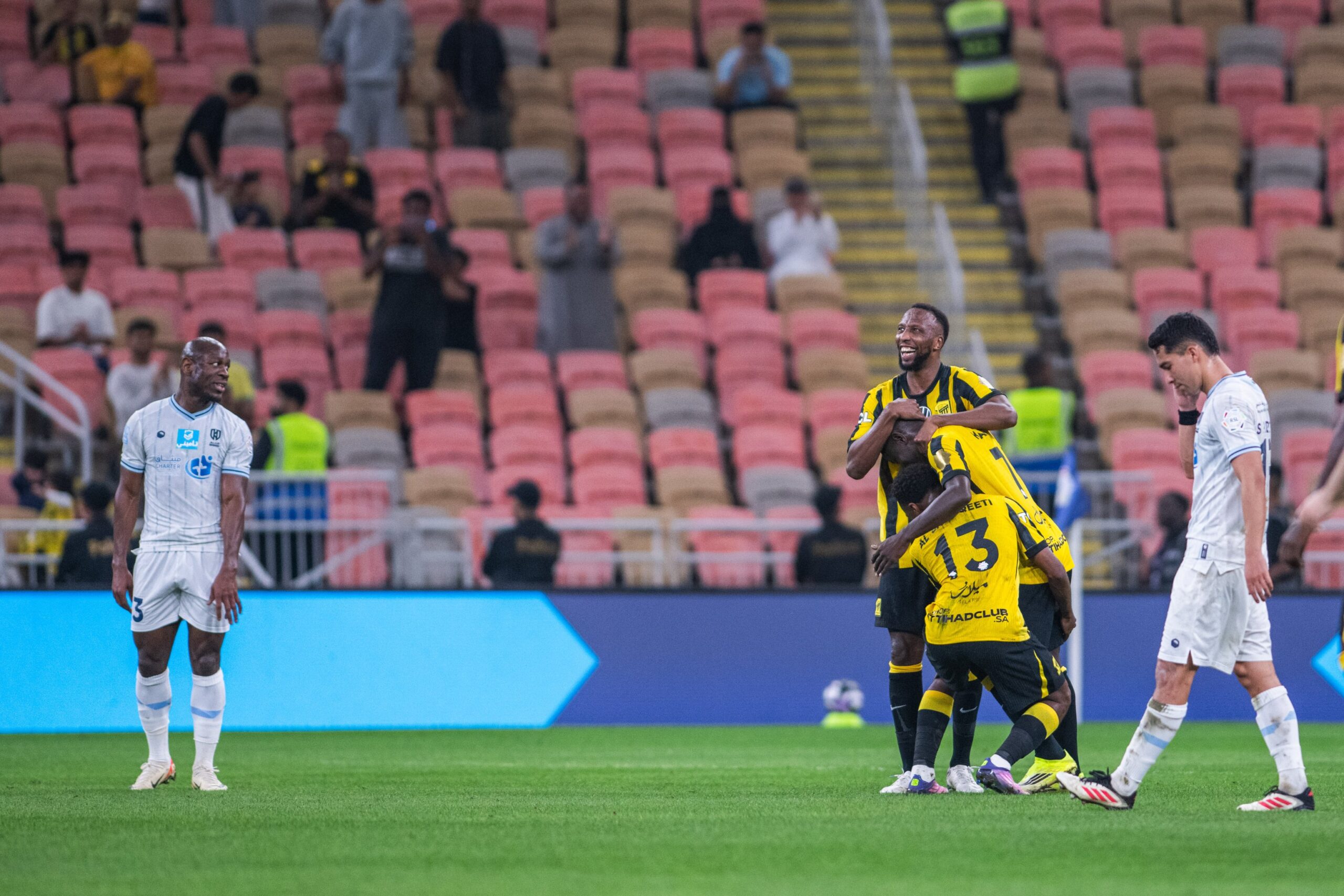 نجوم الاتحاد يخطفون الأضواء في التشكيلة المثالية للجولة 18 في دوري روشن