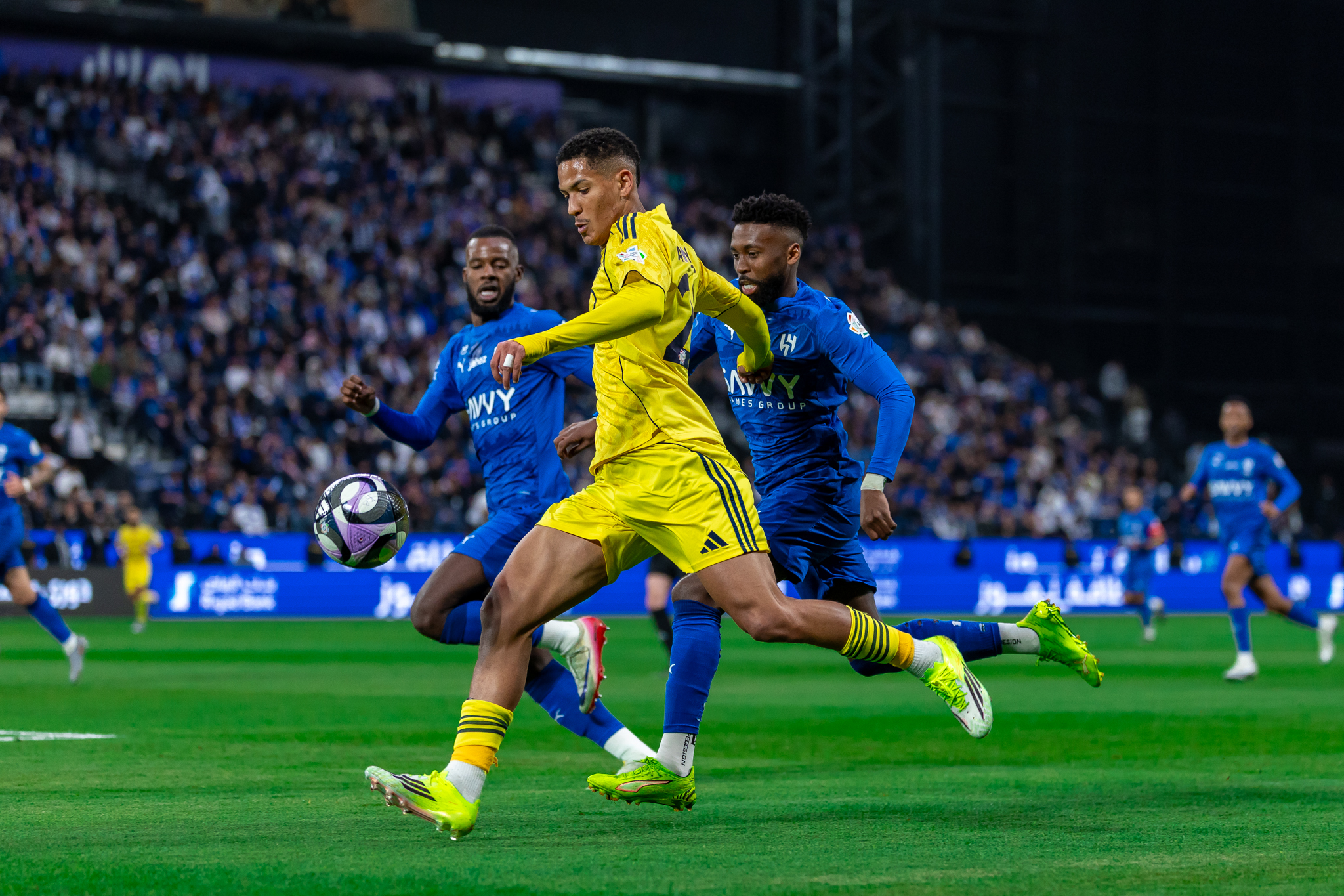 الهلال يصدم النصر بهذا التحرك في الميزكاتو.. يزلزل الشارع الرياضي