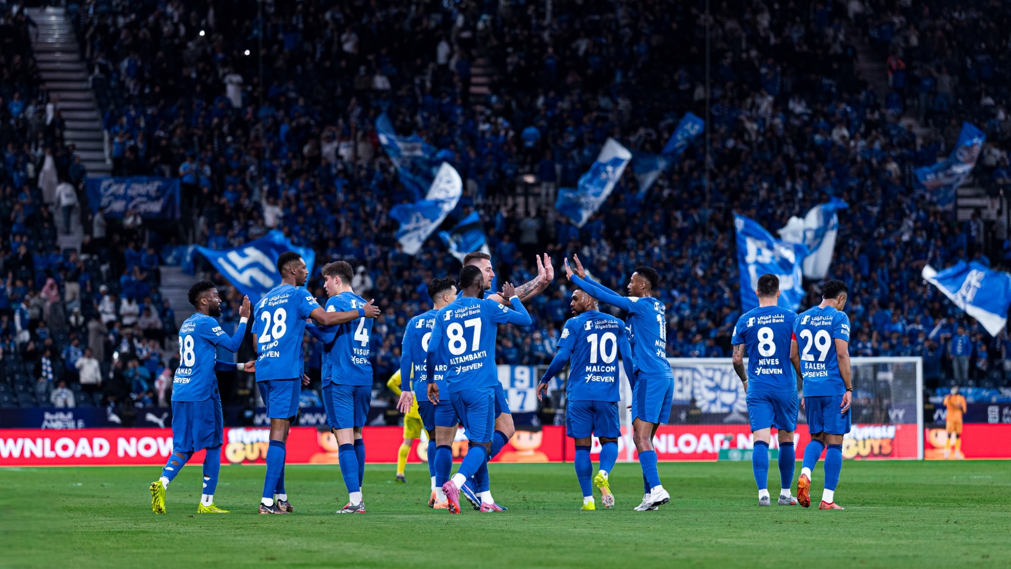 لماذا غادر محترف الهلال ملعب المملكة أرينا قبل مواجهة النصر؟