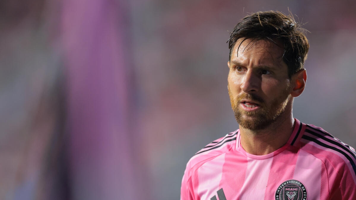 رئيس الاتحاد: عرضت على ميسي 1.4 مليار يورو للانضمام إلى الدوري السعودي