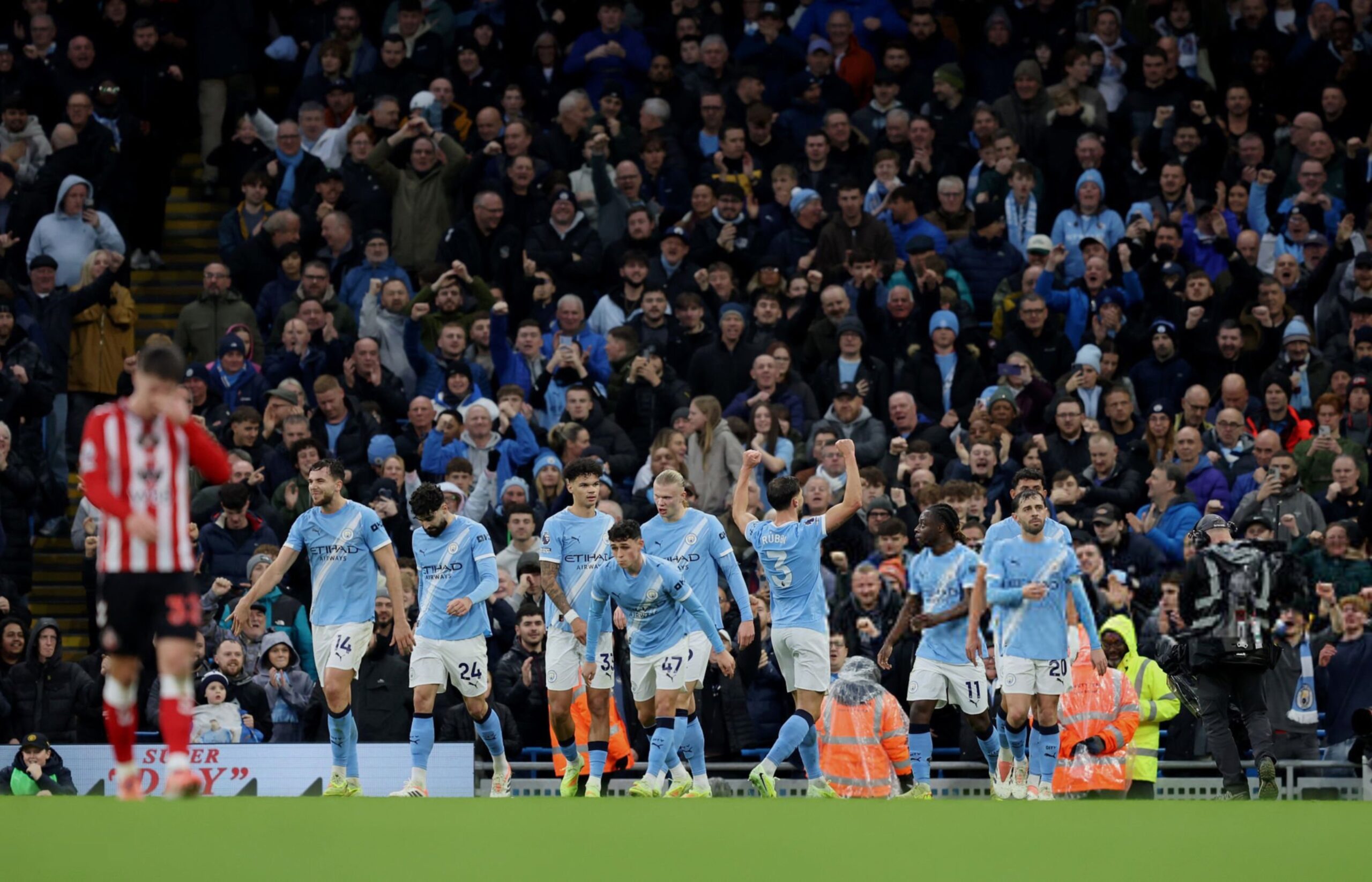 مان سيتي يضع قدماً في نهائي كأس الرابطة بعد الفوز على نيوكاسل