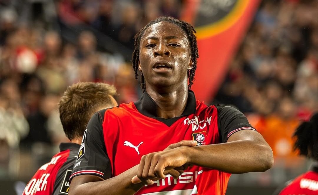 الزعيم يترقب.. هل ينتقل ميتي إلى الهلال أم الشياطين الحمر؟