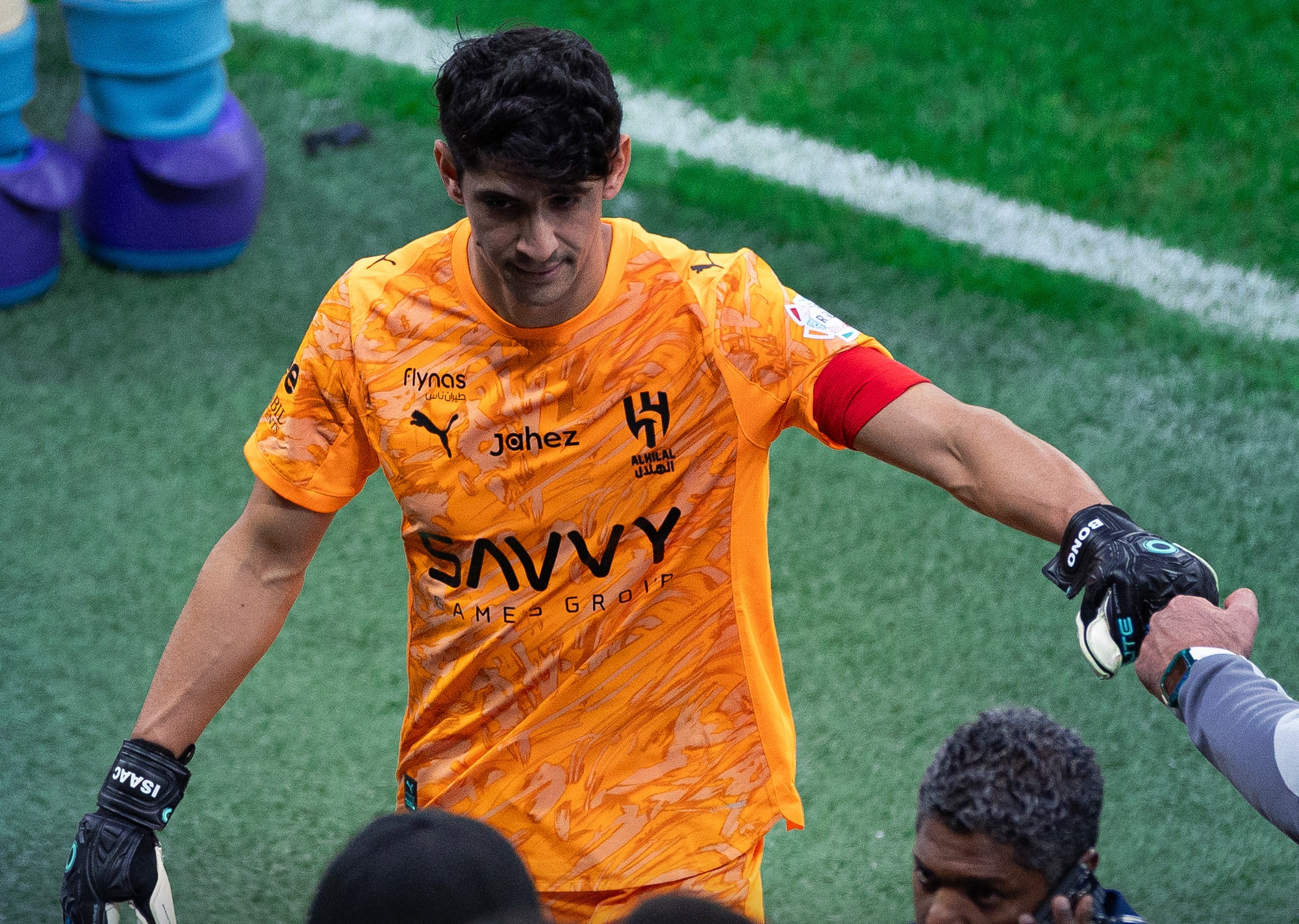 بونو يستعيد مكانه في حراسة عرين الهلال أمام القادسية