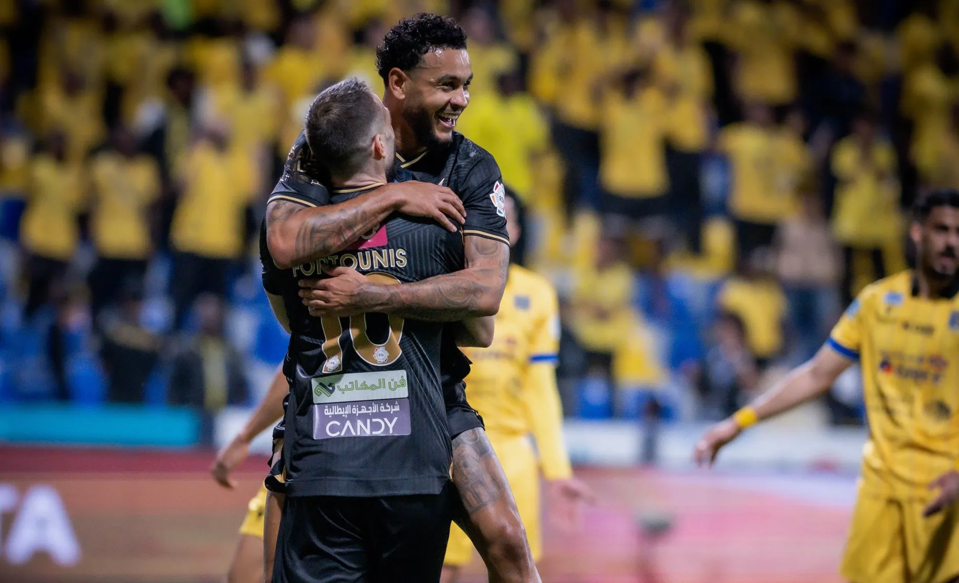 ثنائي الخليج يكتب التاريخ في الدوري السعودي