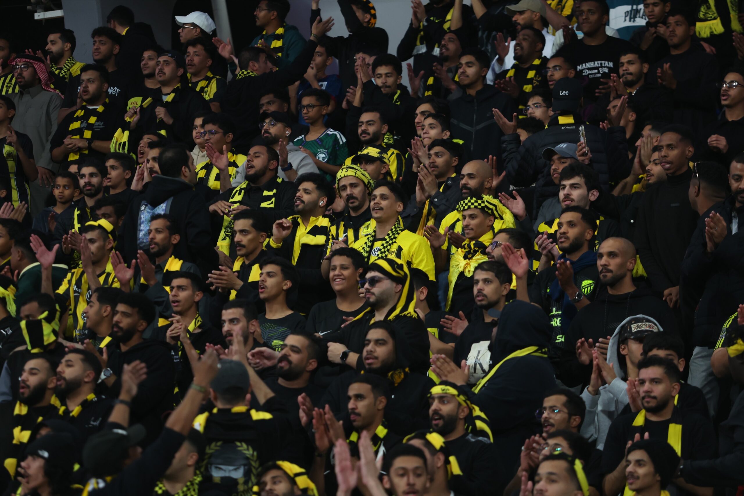 جماهير الاتحاد تُبهر آسيا بتيفو أسطوري في ملعب الإنماء