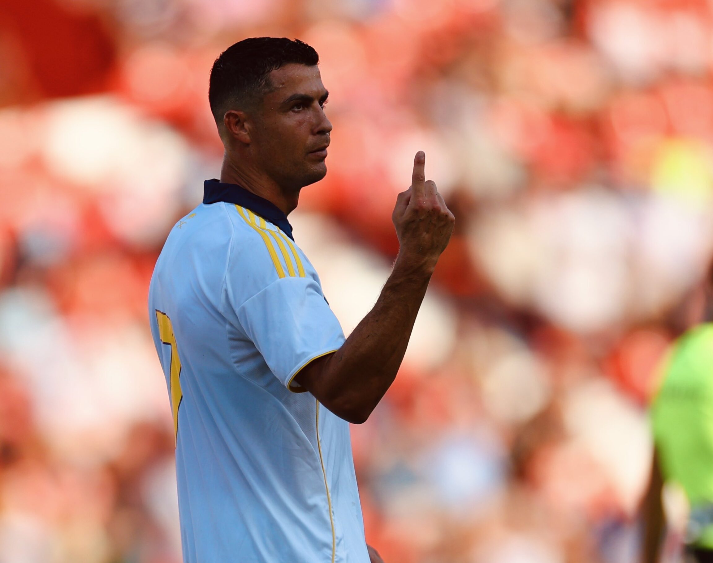 «شبع من الكلام ويريد أفعالاً».. صفقات الهلال تثير غضب رونالدو