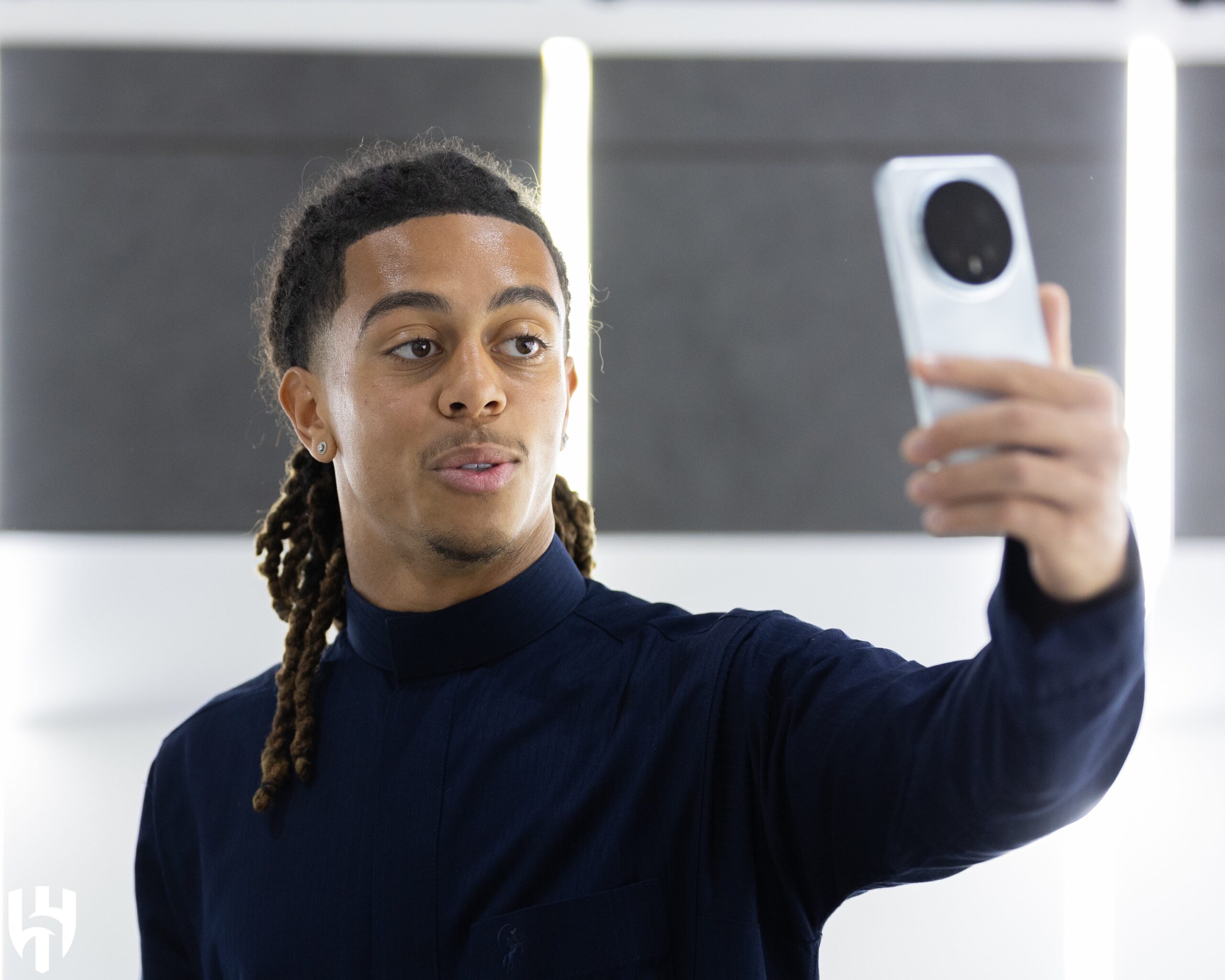 مدرب نيوم يكشف كواليس انتقال بوابري إلى الهلال