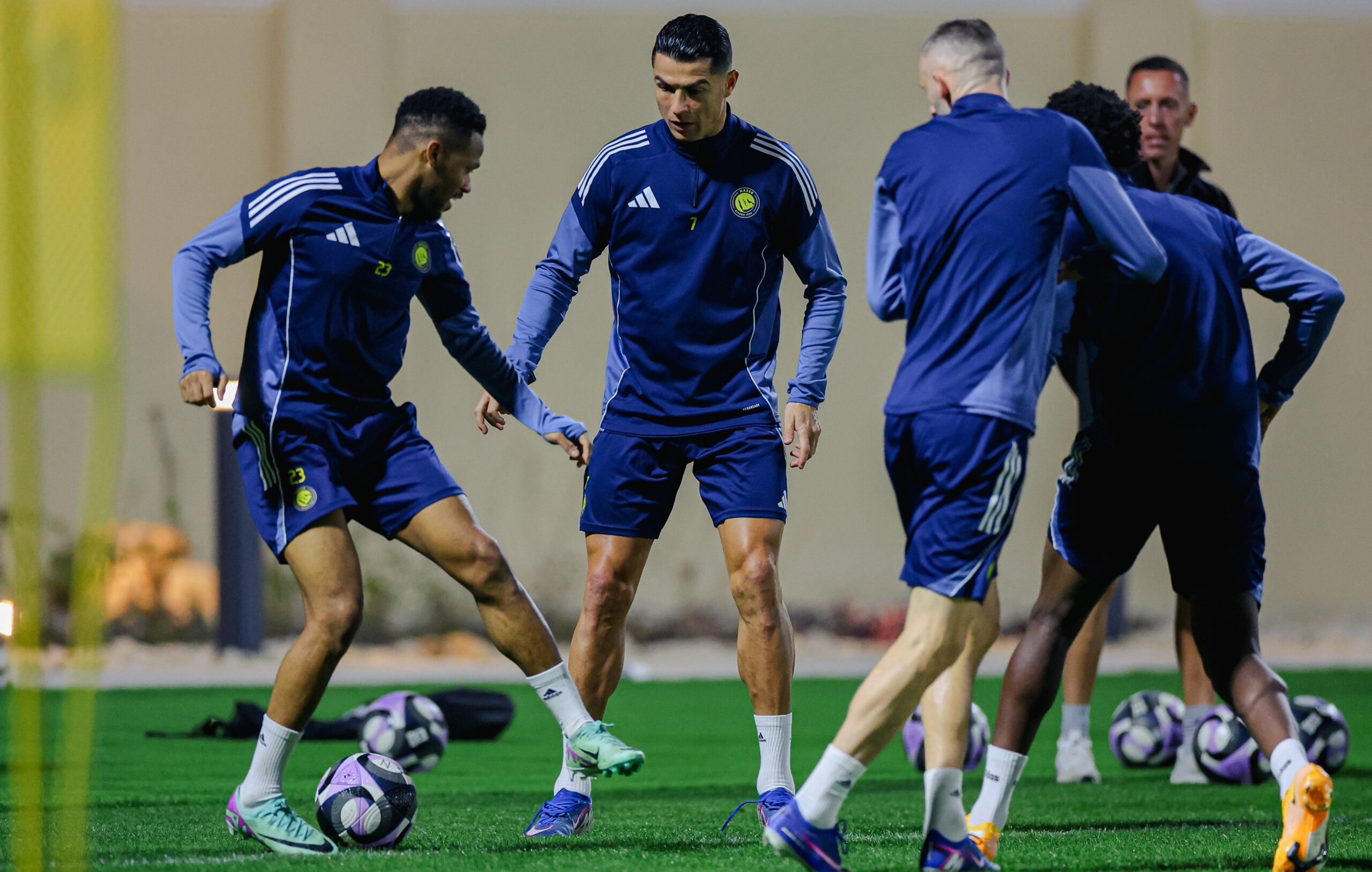 أسباب إدارية غير فنية.. صحيفة برتغالية تفتح ملف غياب رونالدو أمام الاتحاد